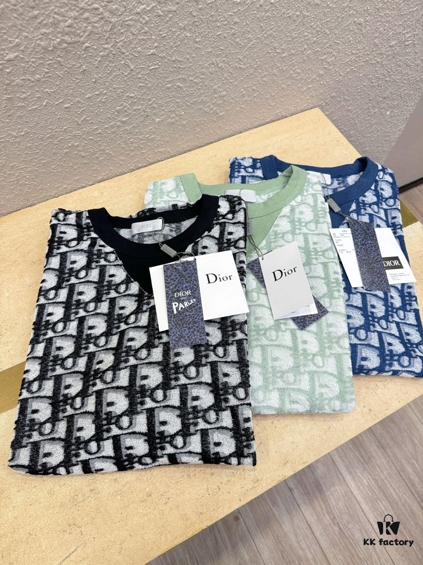 Dior 2025 Spring/Summer New Arrival Classic Round Neck Short Sleeve T-Shirt, Fashionable and Versatile Design with Exquisite Craftsmanship, Premium Materials, Complete Three Labels, Essential Wardrobe Piece for Stylish Men