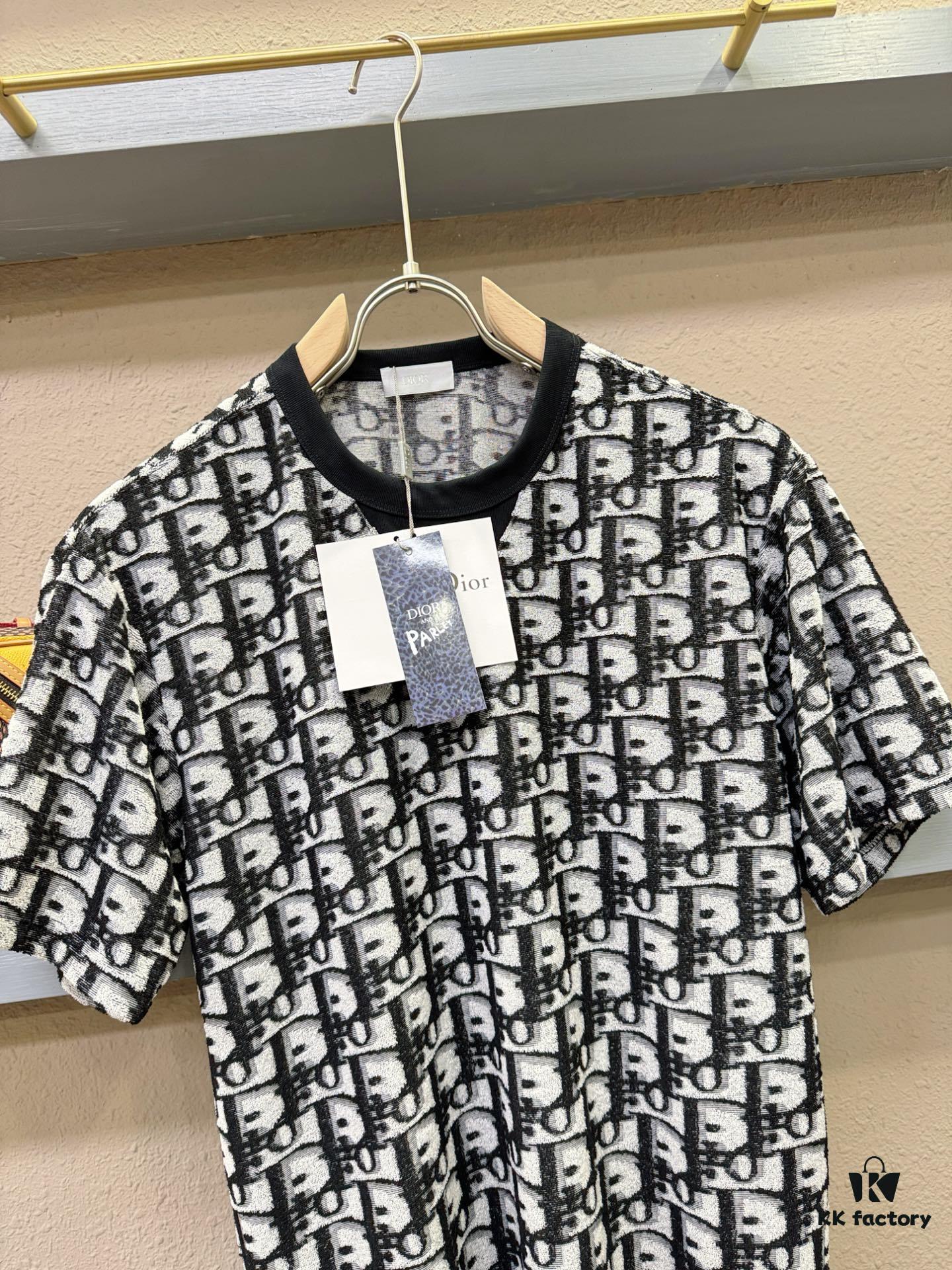 Dior 2025 Spring/Summer New Arrival Classic Round Neck Short Sleeve T-Shirt, Fashionable and Versatile Design with Exquisite Craftsmanship, Premium Materials, Complete Three Labels, Essential Wardrobe Piece for Stylish Men