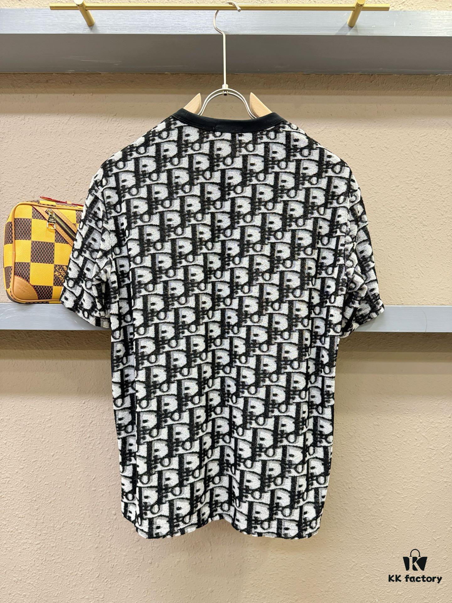 Dior 2025 Spring/Summer New Arrival Classic Round Neck Short Sleeve T-Shirt, Fashionable and Versatile Design with Exquisite Craftsmanship, Premium Materials, Complete Three Labels, Essential Wardrobe Piece for Stylish Men