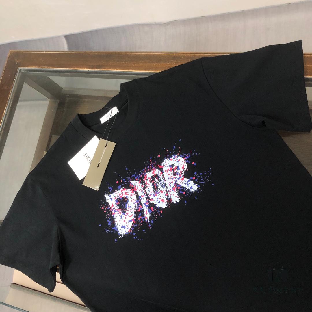DIOR Summer 2025 New Arrival Round Neck Short-Sleeve T-Shirt, 270g Heavyweight Premium Cotton Fabric, Exceptional Texture and Comfort, Slim Fit Tailoring, Exquisite Stitching, Highly Breathable, Stylish and Versatile for All Ages