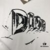 DIOR Dior 25SS Summer New Arrival Round Neck Short-Sleeve T-Shirt! 270g Heavyweight Premium Cotton Fabric, Exquisite Hand Feel and Texture! Slim Fit Tailoring with Clean Lines! Stylish and Attractive! Superb Stitching Craftsmanship! Excellent Silhouette! Highly Breathable! Effortlessly Suitable for All Age Groups! A Must-Have Wardrobe Essential for Men!
