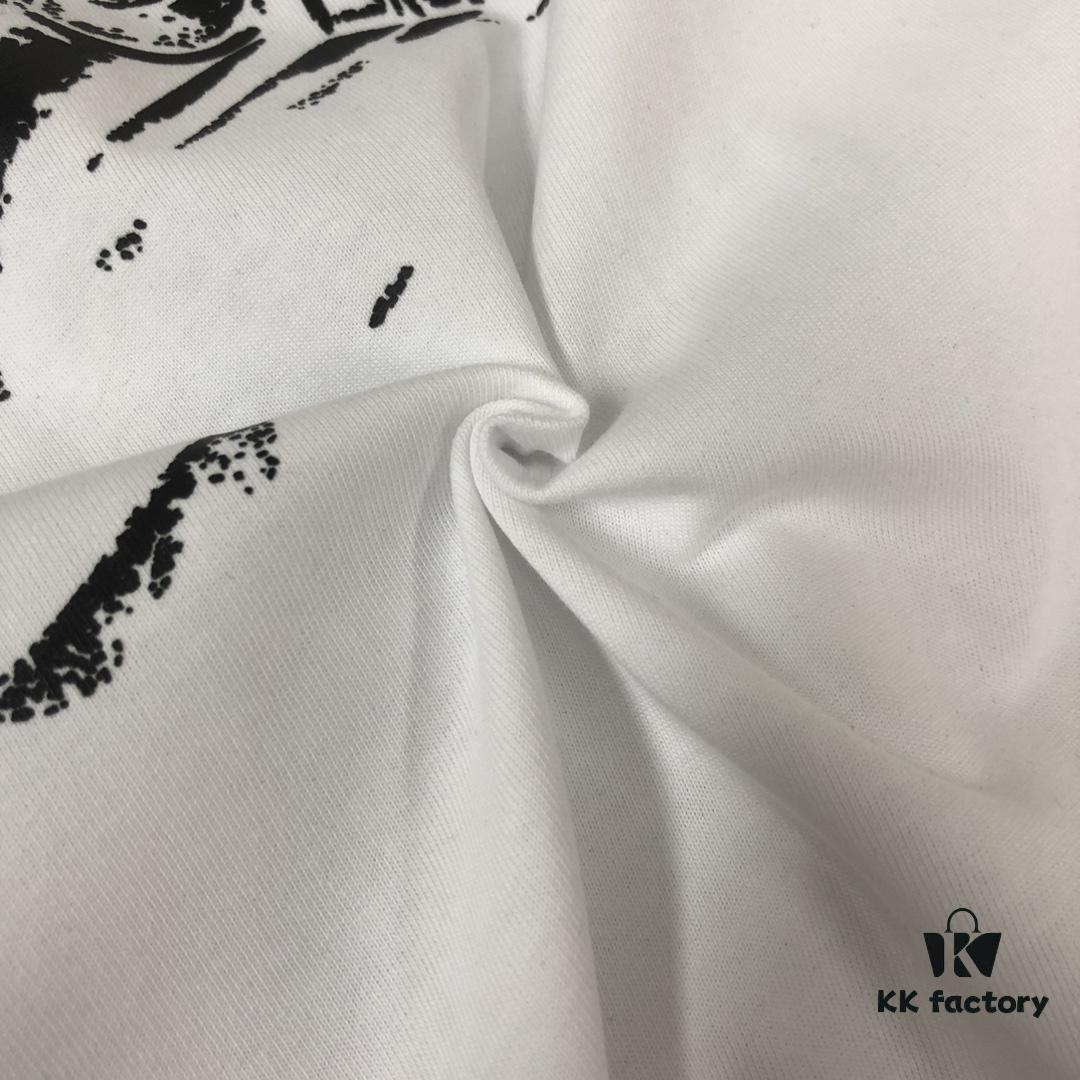 DIOR Dior 25SS Summer New Arrival Round Neck Short-Sleeve T-Shirt! 270g Heavyweight Premium Cotton Fabric, Exquisite Hand Feel and Texture! Slim Fit Tailoring with Clean Lines! Stylish and Attractive! Superb Stitching Craftsmanship! Excellent Silhouette! Highly Breathable! Effortlessly Suitable for All Age Groups! A Must-Have Wardrobe Essential for Men!