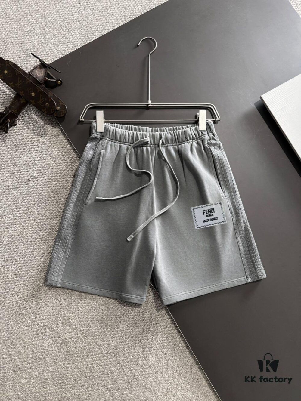 Dior 2025 Spring/Summer New Arrival High-End Elastic Waist Casual Solid Loose Shorts