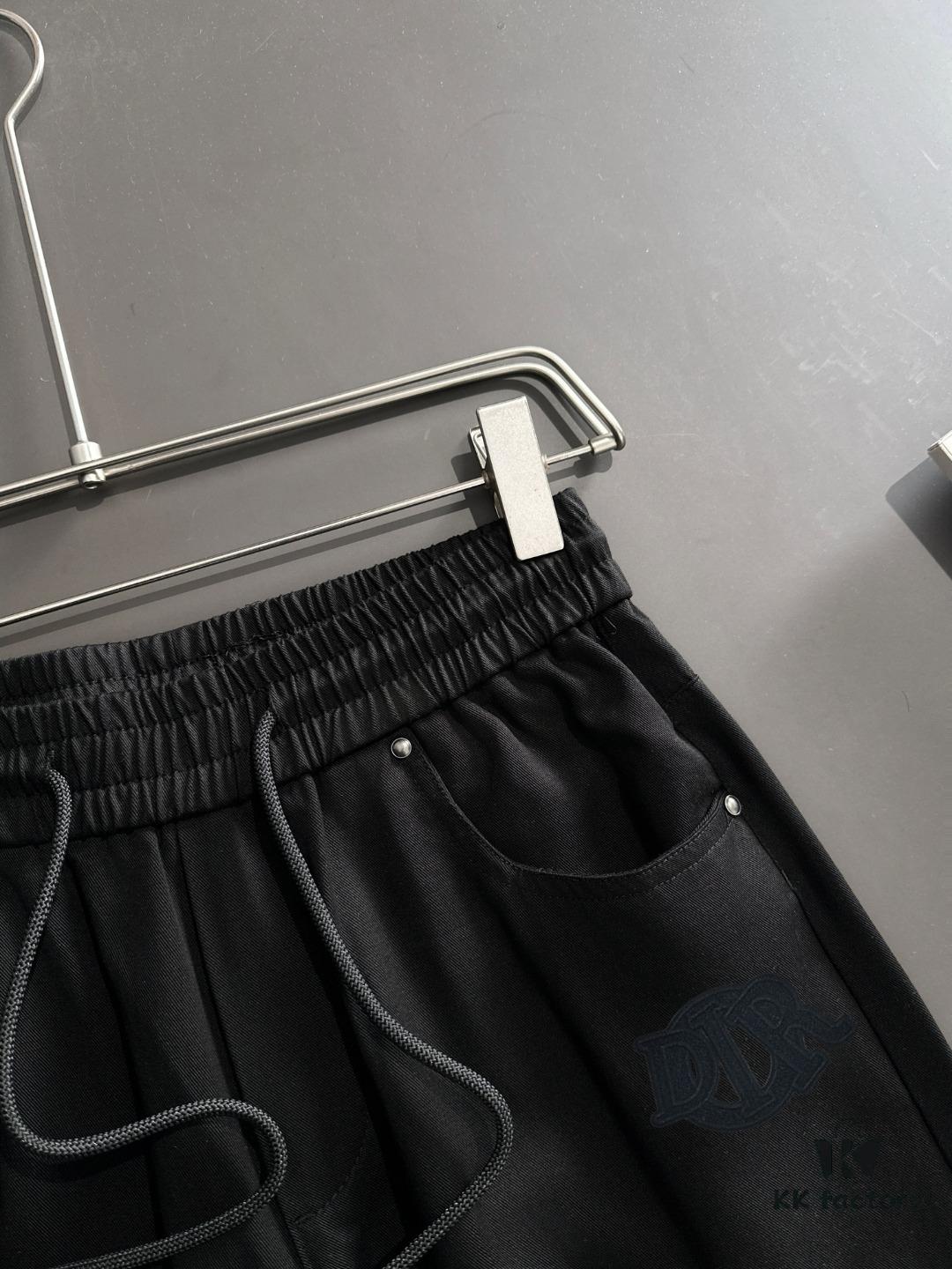 Dior 2025 Spring/Summer New Arrival Elastic Waist Casual Pants, Lightweight Custom Counter Fabric, Highly Breathable and Comfortable, Exquisite Details, Brand-Inspired Design Concept Reflecting High Quality, Soft and Smooth Touch