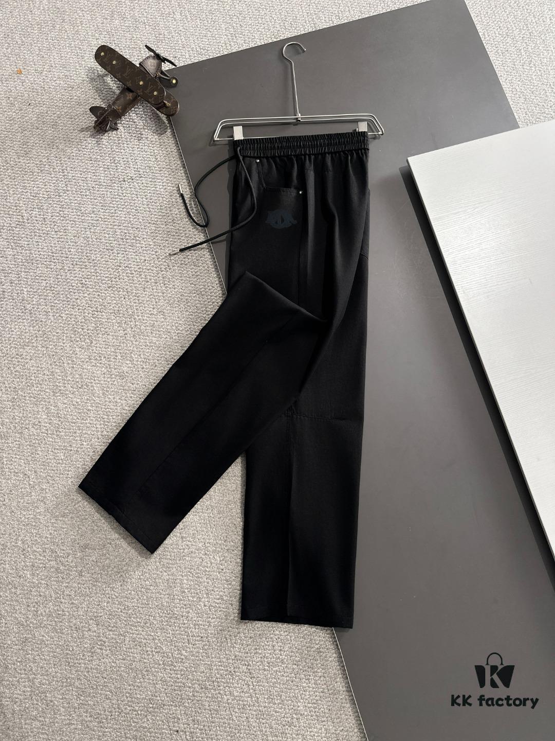 Dior 2025 Spring/Summer New Arrival Elastic Waist Casual Pants, Lightweight Custom Counter Fabric, Highly Breathable and Comfortable, Exquisite Details, Brand-Inspired Design Concept Reflecting High Quality, Soft and Smooth Touch