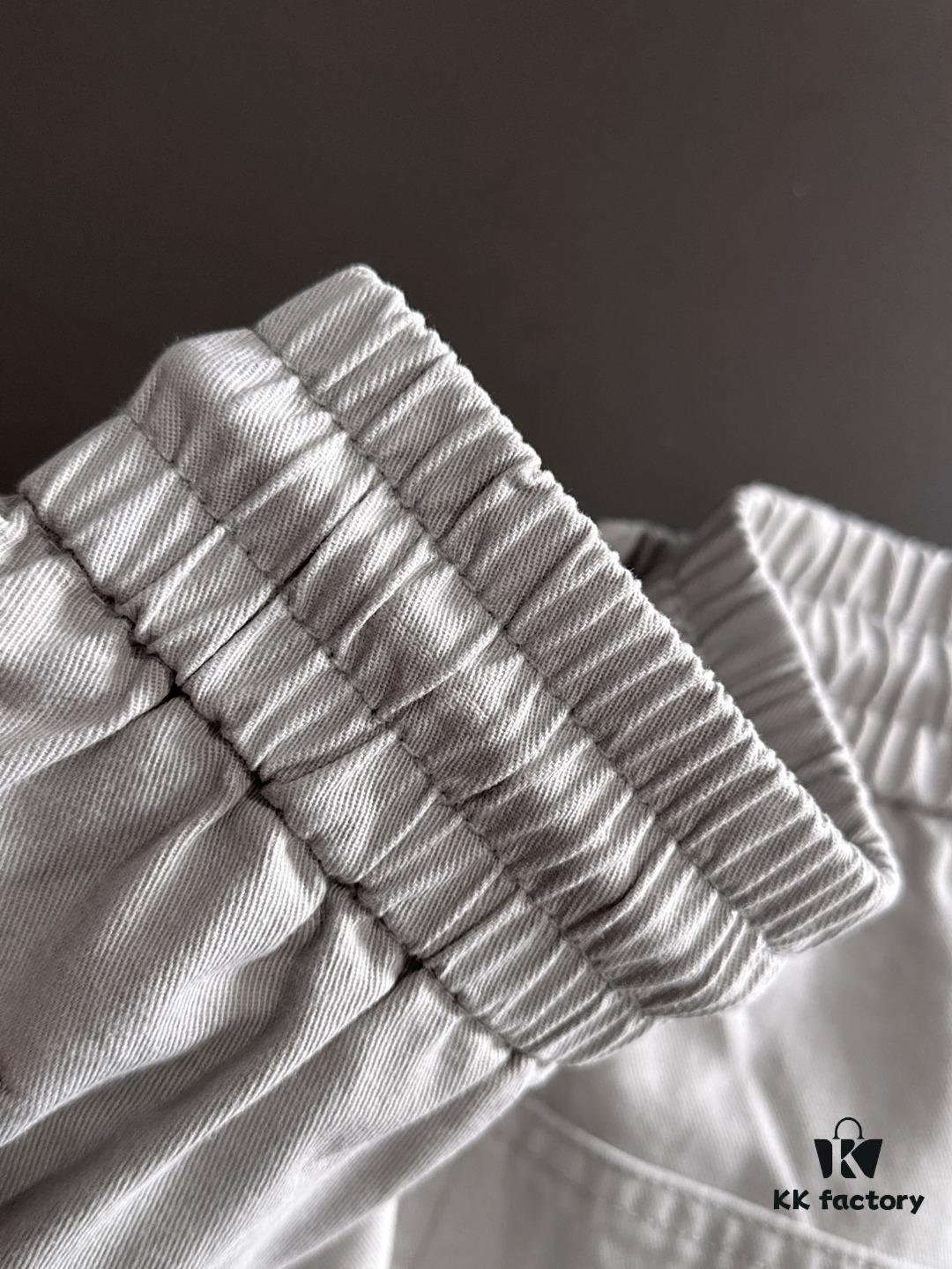 Dior 2025 Spring/Summer New Arrival Elastic Waist Casual Pants, Lightweight Custom Counter Fabric, Highly Breathable and Comfortable, Exquisitely Designed with Brand Elements Reflecting High Quality, Soft and Smooth to the Touch, Featuring a Relaxed Cut with Excellent Fit