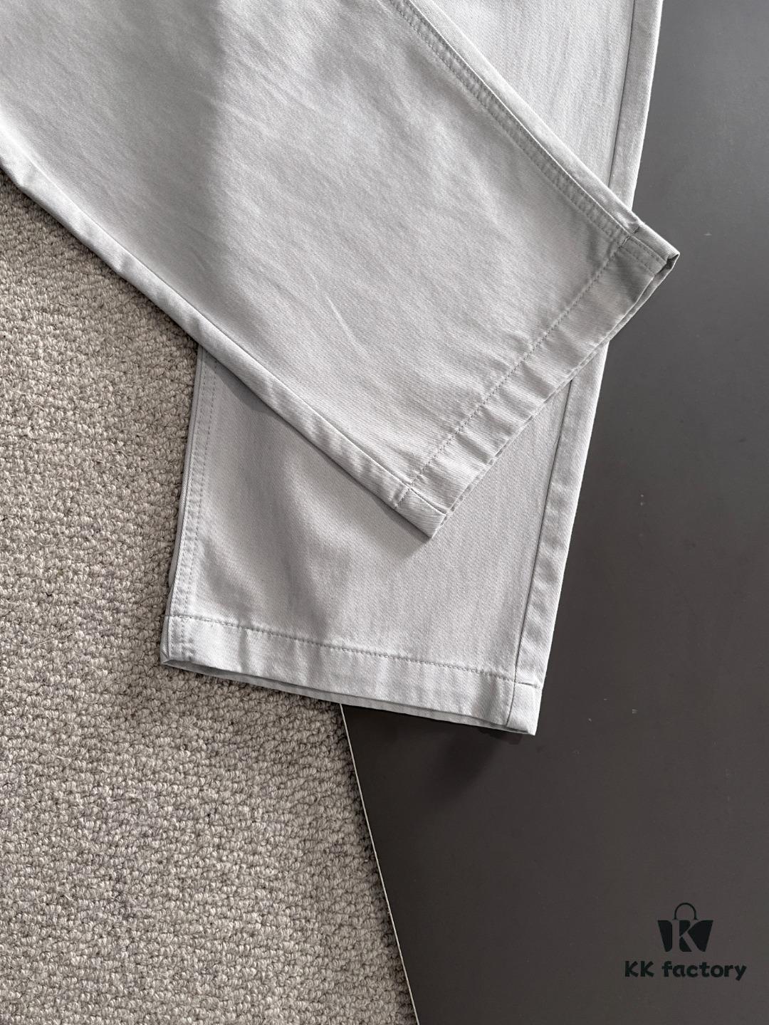 Dior 2025 Spring/Summer New Arrival Elastic Waist Casual Pants, Lightweight Custom Counter Fabric, Highly Breathable and Comfortable, Exquisitely Designed with Brand Elements Reflecting High Quality, Soft and Smooth to the Touch, Featuring a Relaxed Cut with Excellent Fit