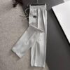 Dior 2025 Spring/Summer New Arrival Elastic Waist Casual Pants, Lightweight Custom Counter Fabric, Highly Breathable and Comfortable, Exquisitely Designed with Brand Elements Reflecting High Quality, Soft and Smooth to the Touch, Featuring a Relaxed Cut with Excellent Fit