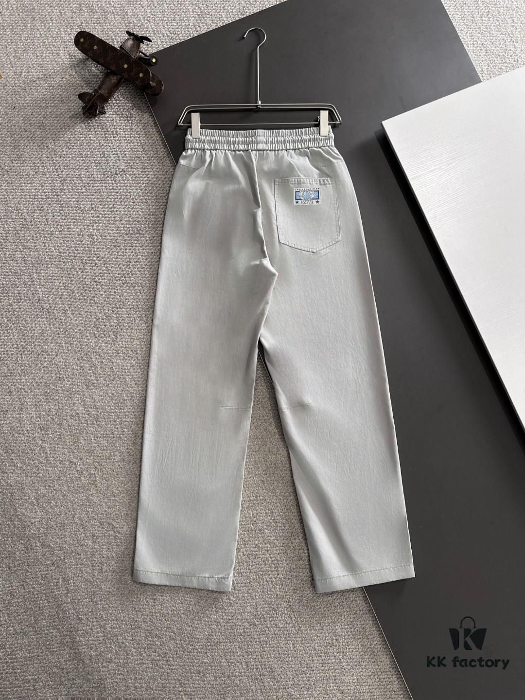 Dior 2025 Spring/Summer New Arrival Elastic Waist Casual Pants, Lightweight Custom Counter Fabric, Highly Breathable and Comfortable, Exquisitely Designed with Brand Elements Reflecting High Quality, Soft and Smooth to the Touch, Featuring a Relaxed Cut with Excellent Fit