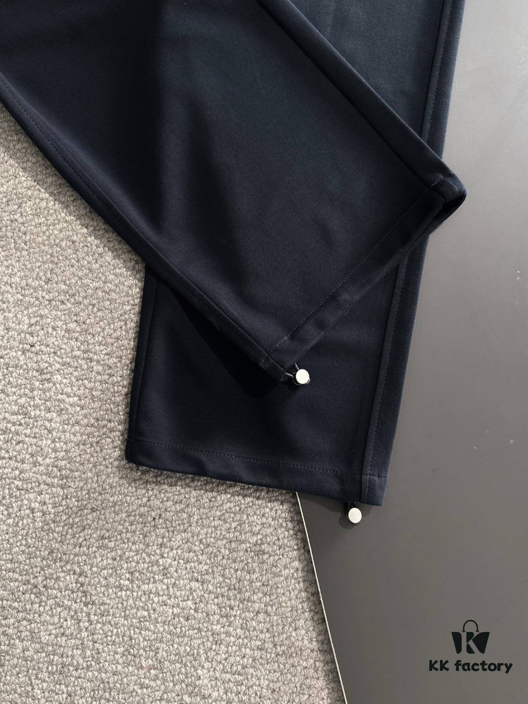 Dior 2025 Spring/Summer New Arrival Elastic Waist Casual Pants, Lightweight Custom Counter Fabric, Highly Breathable and Comfortable, Exquisitely Designed with Brand Elements Reflecting High Quality and Refined Craftsmanship, Soft and Smooth to the Touch, Featuring a Leisure Cut with an Excellent Fit