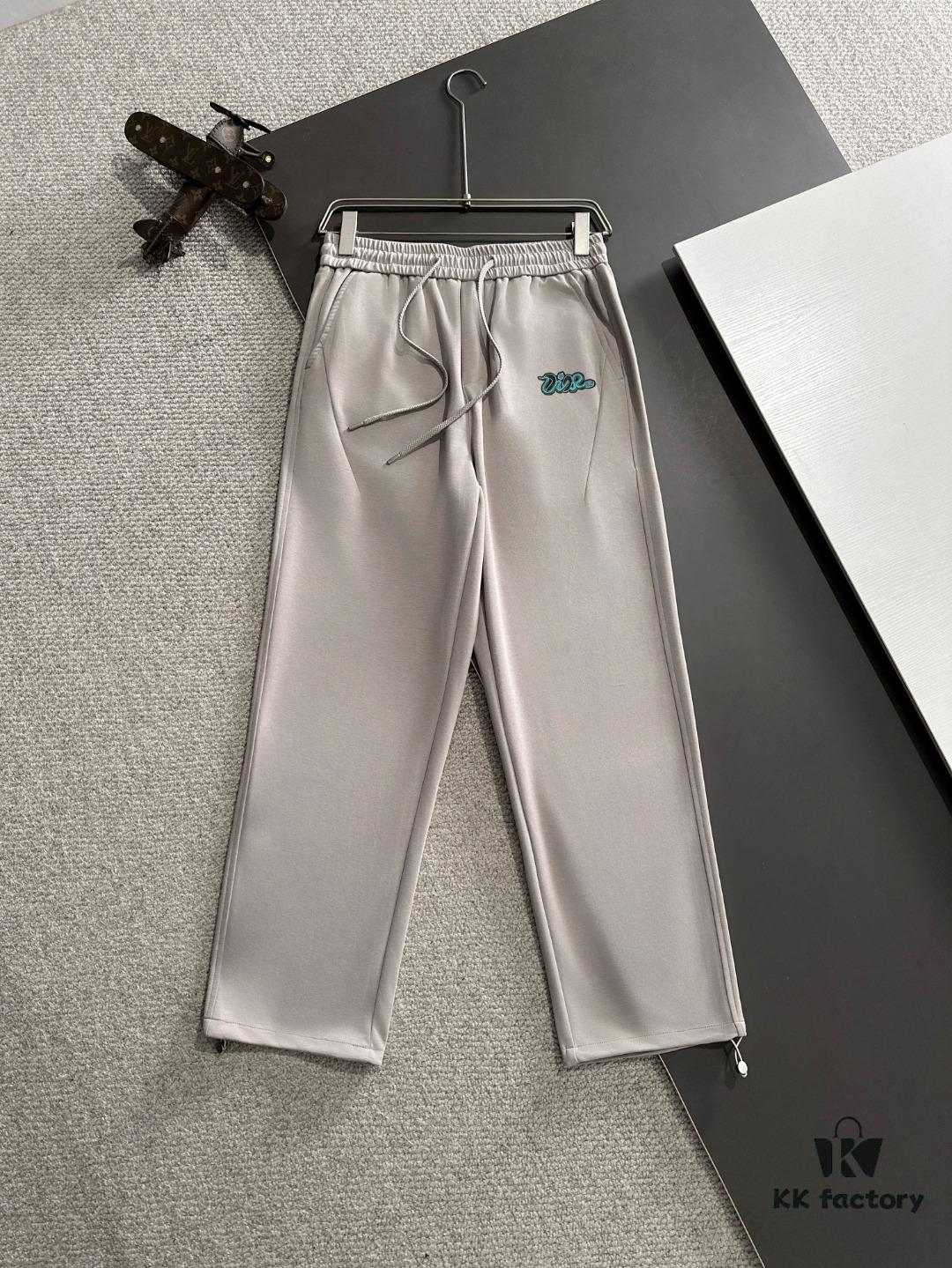 Dior 2025 Spring/Summer New Elastic Waist Casual Pants, Lightweight Custom Counter Fabric, Highly Breathable and Comfortable, Exquisite Details, Brand Design Concept Reflecting High Quality, Soft and Delicate Touch