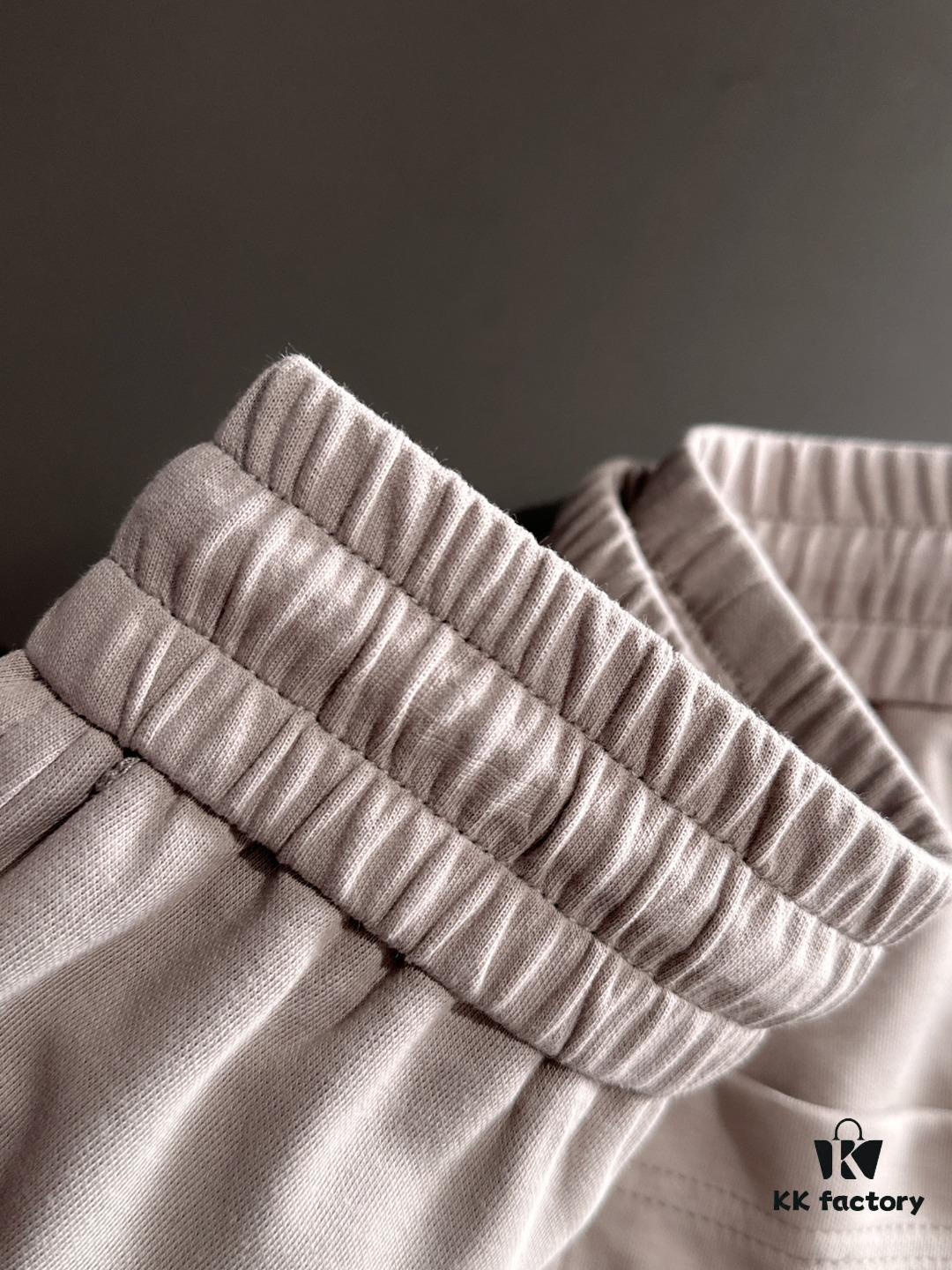 Dior 2025 Spring/Summer New Elastic Waist Casual Pants, Lightweight Custom Counter Fabric, Highly Breathable and Comfortable, Exquisite Details, Brand Design Concept Reflecting High Quality, Soft and Delicate Touch