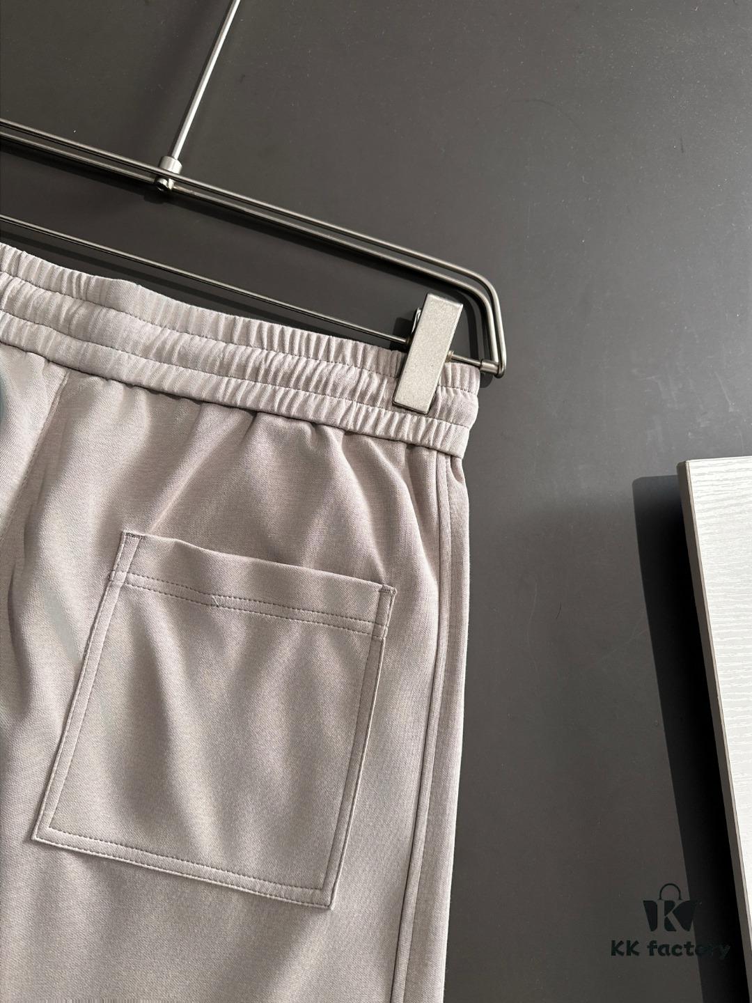 Dior 2025 Spring/Summer New Elastic Waist Casual Pants, Lightweight Custom Counter Fabric, Highly Breathable and Comfortable, Exquisite Details, Brand Design Concept Reflecting High Quality, Soft and Delicate Touch