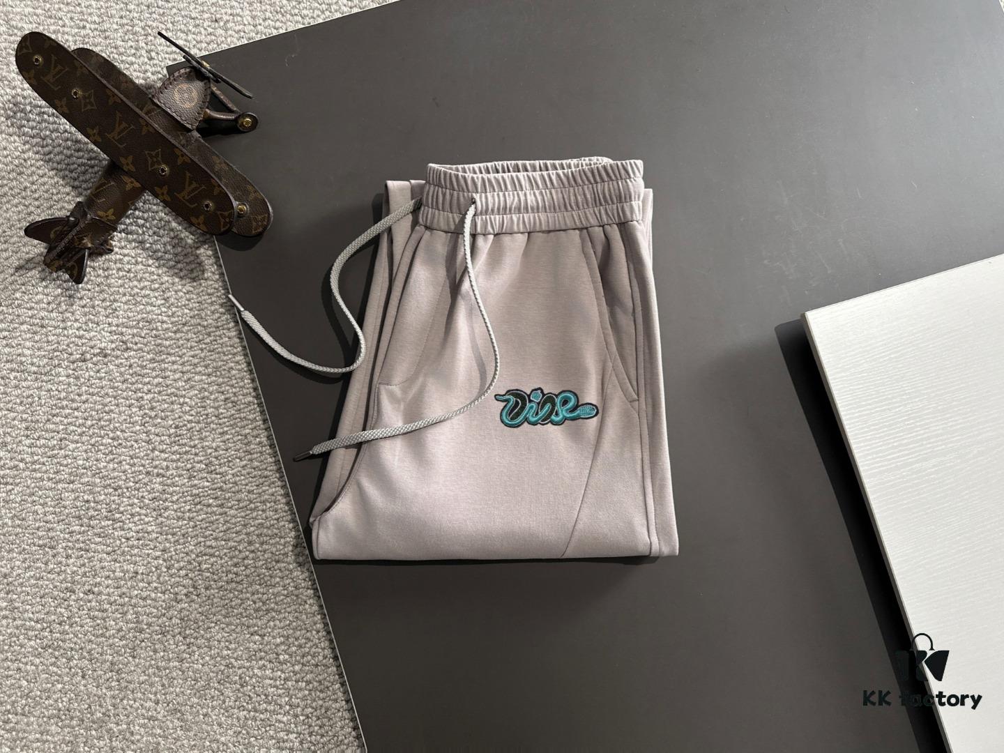 Dior 2025 Spring/Summer New Elastic Waist Casual Pants, Lightweight Custom Counter Fabric, Highly Breathable and Comfortable, Exquisite Details, Brand Design Concept Reflecting High Quality, Soft and Delicate Touch