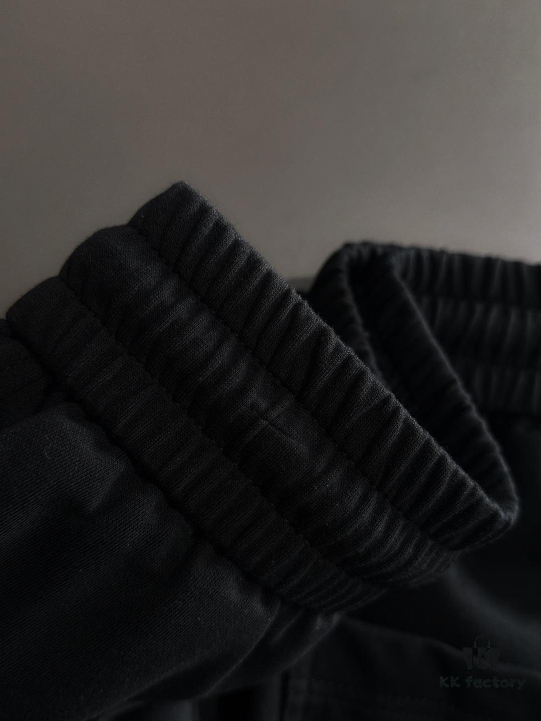 Dior 2025 Spring/Summer New Arrival Elastic Waist Casual Pants, Lightweight Premium Counter Custom Fabric, Highly Breathable and Comfortable, Exquisitely Designed with Brand Identity, Superior Quality, Soft and Smooth Touch, Stylish Relaxed Cut with Excellent Fit