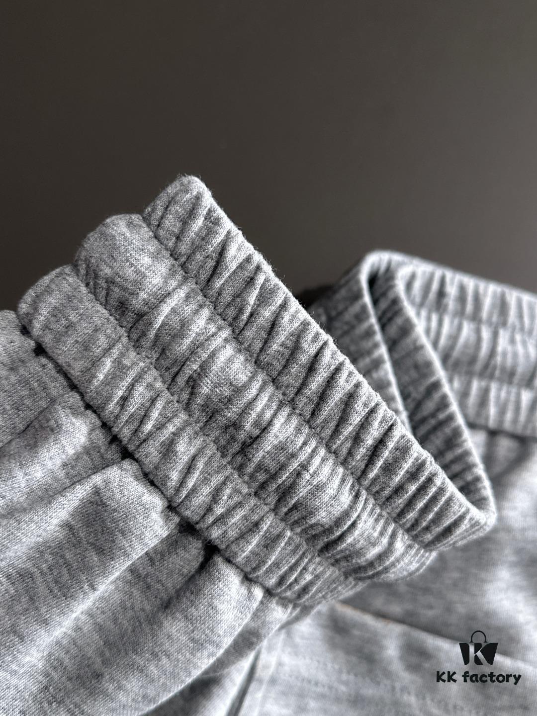 Dior 2025 Spring/Summer New Arrival Elastic Waist Casual Pants, Lightweight Custom Counter Fabric, Highly Breathable and Comfortable, Exquisitely Designed with Brand Elements Reflecting High Quality, Soft and Smooth Touch, Stylish Relaxed Cut with Excellent Fit