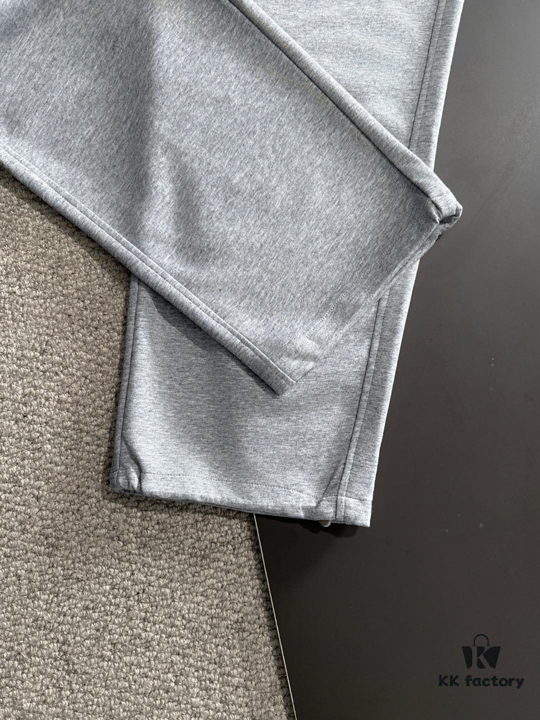 Dior 2025 Spring/Summer New Arrival Elastic Waist Casual Pants, Lightweight Custom Counter Fabric, Highly Breathable and Comfortable, Exquisitely Designed with Brand Elements Reflecting High Quality, Soft and Smooth Touch, Stylish Relaxed Cut with Excellent Fit