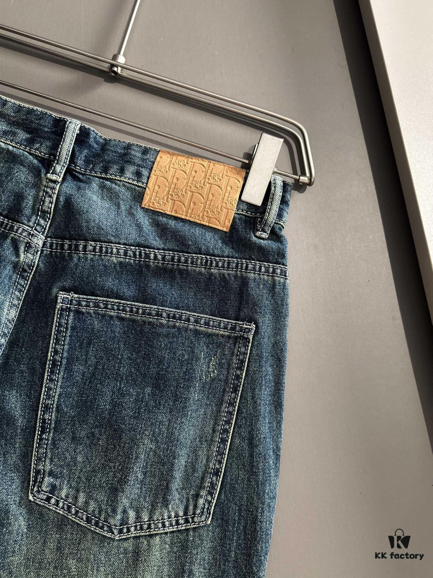 Dior 2025 All-Season Relaxed Straight-Leg Jeans, The Epitome of Trend! Fashion Influencers' Favorite