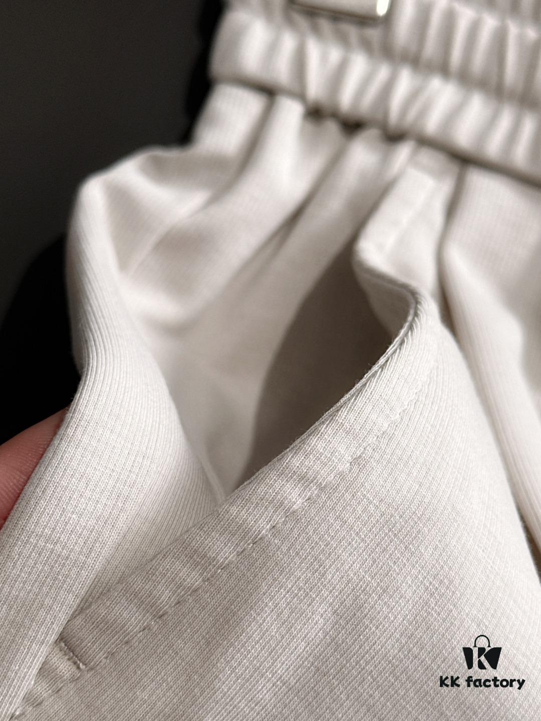 DIOR 2025 Spring/Summer New Arrival Elastic Waist Casual Pants, Lightweight Custom Counter Fabric, Highly Breathable and Comfortable, Exquisite Details, Brand-Inspired Design Concept, Premium Quality, Soft and Smooth Texture, Excellent Fit with Relaxed Tailoring