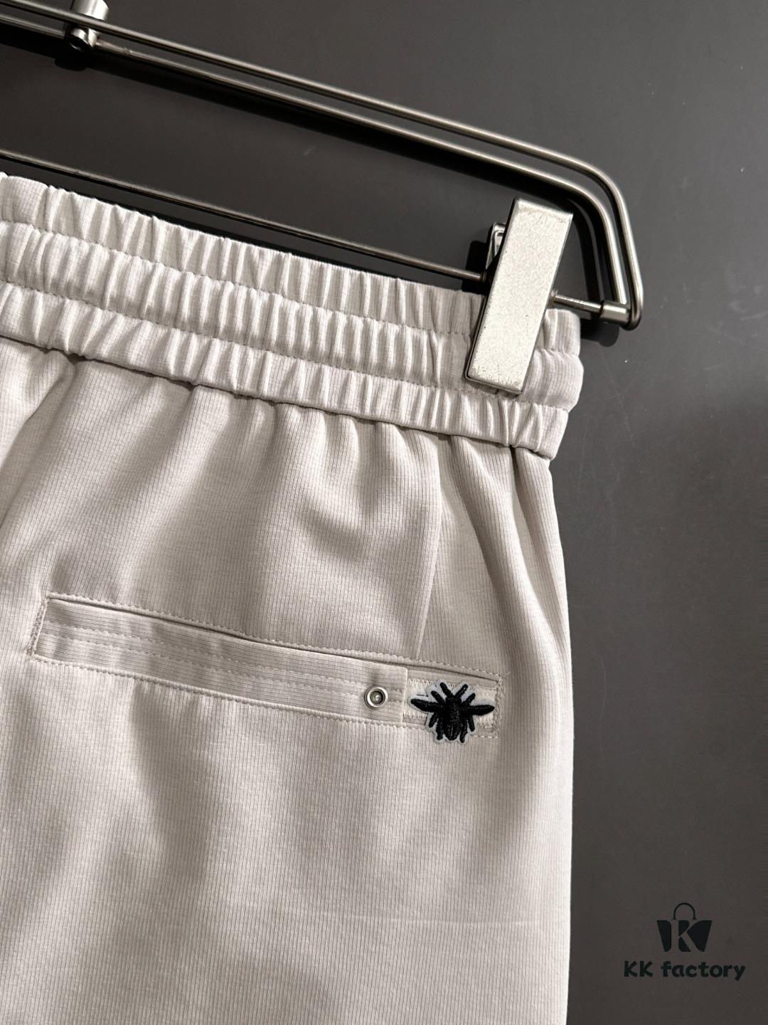 DIOR 2025 Spring/Summer New Arrival Elastic Waist Casual Pants, Lightweight Custom Counter Fabric, Highly Breathable and Comfortable, Exquisite Details, Brand-Inspired Design Concept, Premium Quality, Soft and Smooth Texture, Excellent Fit with Relaxed Tailoring