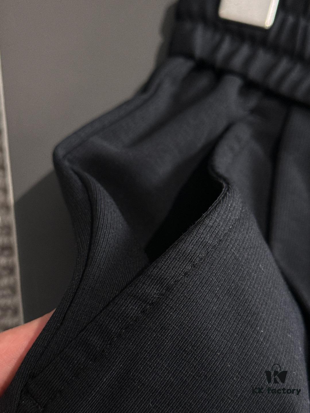 DIOR 2025 Spring/Summer New Arrival Elastic Waist Casual Pants, Lightweight Custom Counter Fabric, Highly Breathable and Comfortable, Exquisitely Designed with Brand Elements for Premium Quality, Soft and Smooth Touch, Stylish Relaxed Cut with Excellent Fit