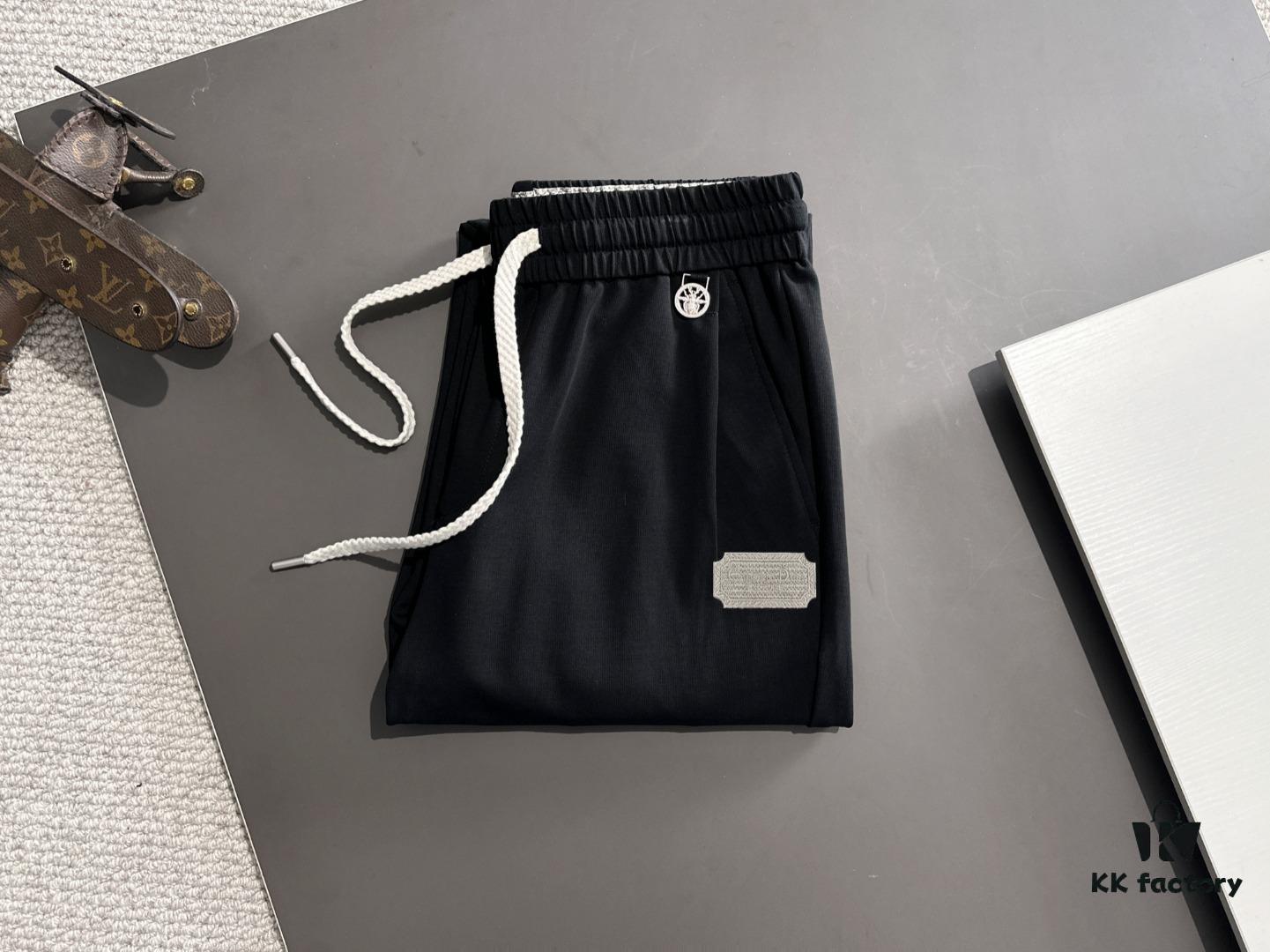 DIOR 2025 Spring/Summer New Arrival Elastic Waist Casual Pants, Lightweight Custom Counter Fabric, Highly Breathable and Comfortable, Exquisitely Designed with Brand Elements for Premium Quality, Soft and Smooth Touch, Stylish Relaxed Cut with Excellent Fit