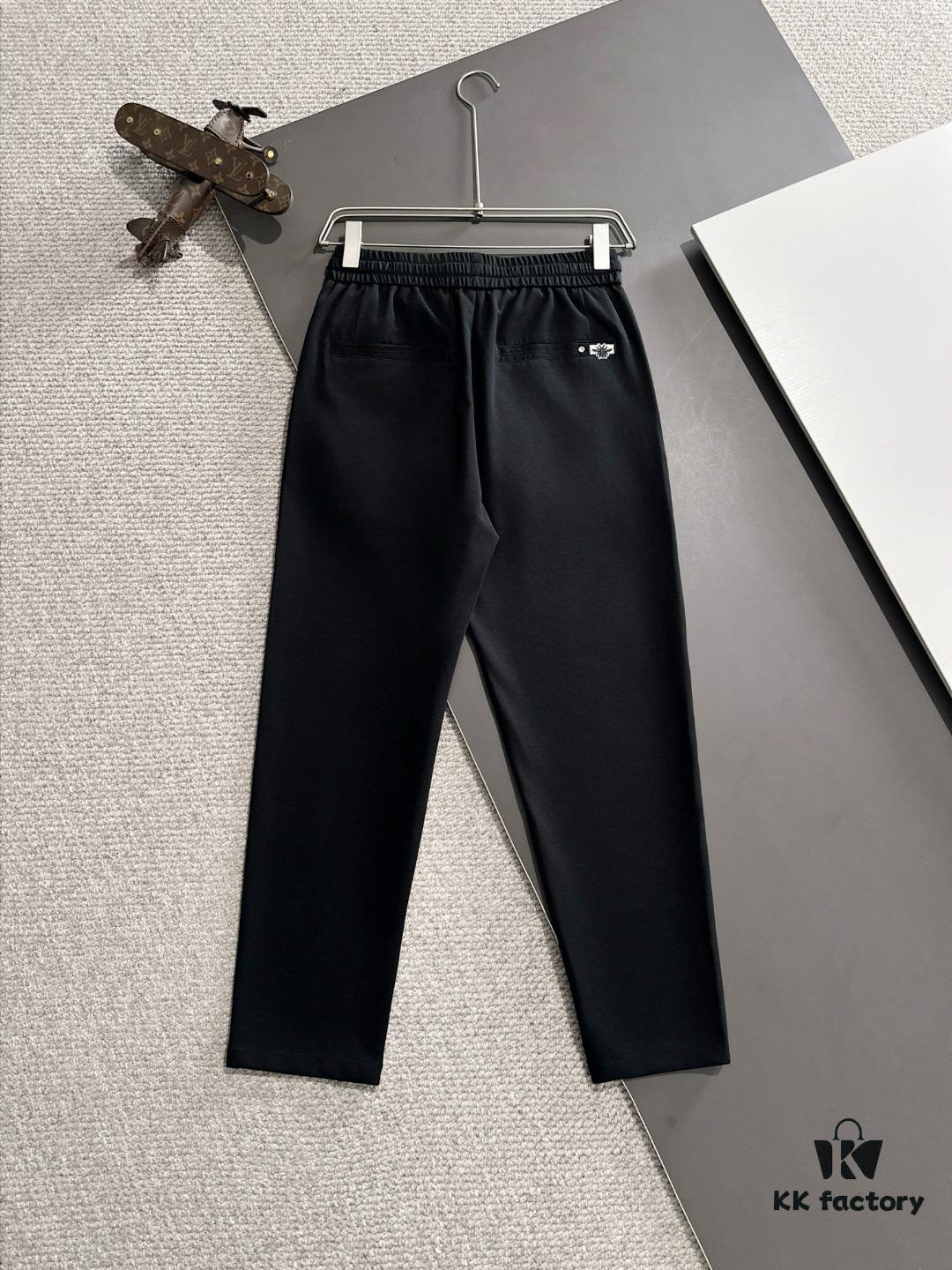 DIOR 2025 Spring/Summer New Arrival Elastic Waist Casual Pants, Lightweight Custom Counter Fabric, Highly Breathable and Comfortable, Exquisitely Designed with Brand Elements for Premium Quality, Soft and Smooth Touch, Stylish Relaxed Cut with Excellent Fit