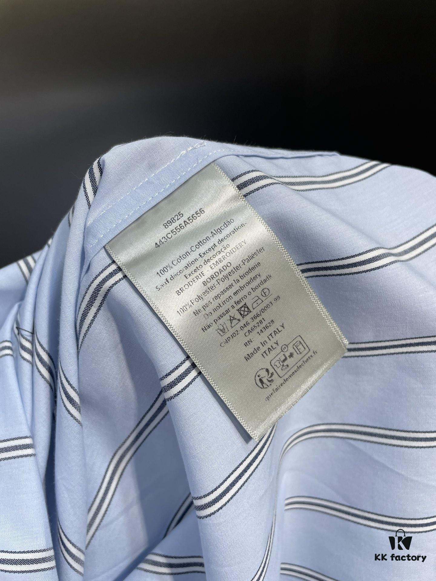 DR🔥Dior Men's Collection Fashion Show Debut, Stylishly Tailored Blue Striped Cotton Workwear-Inspired Oversized Jacket with Christian Couture Embroidery, Unisex Design