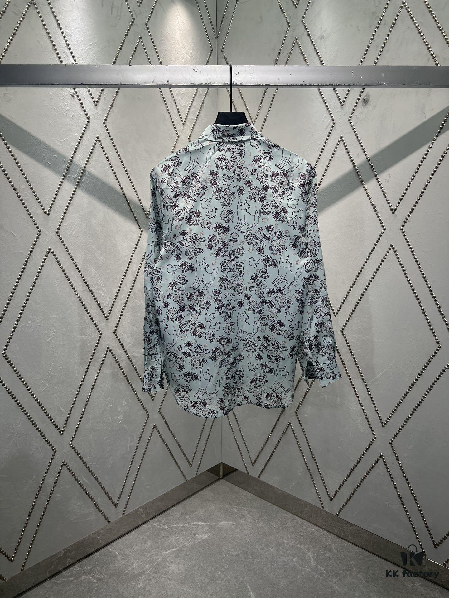 Dior 25ss New Arrival Shirt from the DIOR AND HYLTON NEL Collaboration Collection, Interpreting the Artist's Artistic Vision. Crafted from Green Mulberry Silk Twill with Classic Tailoring and Concealed Button Closure, Stylish Design Perfectly Matches Other Pieces from This Limited Series