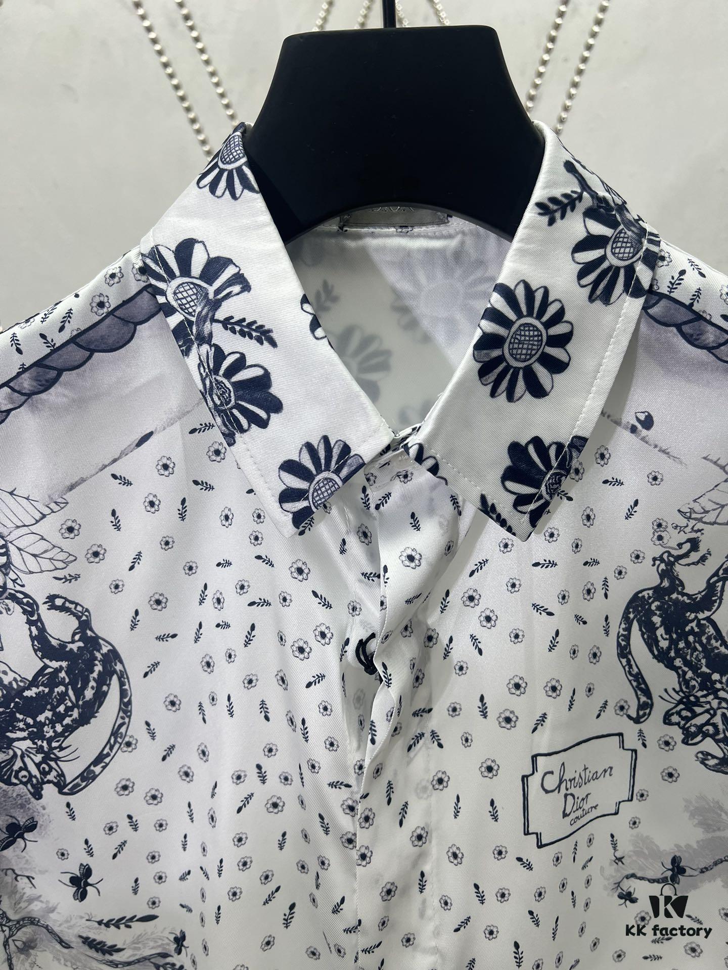 Dior 25SS New Arrival Shirt from the DIOR AND HYLTON NEL Collaboration Collection, Interpreting the Artist's Artistic Vision. Crafted from White Mulberry Silk Twill, Featuring an Oversized Silhouette and Concealed Button Closure. Stylish Design Perfectly Matches Other Pieces from This Limited Series