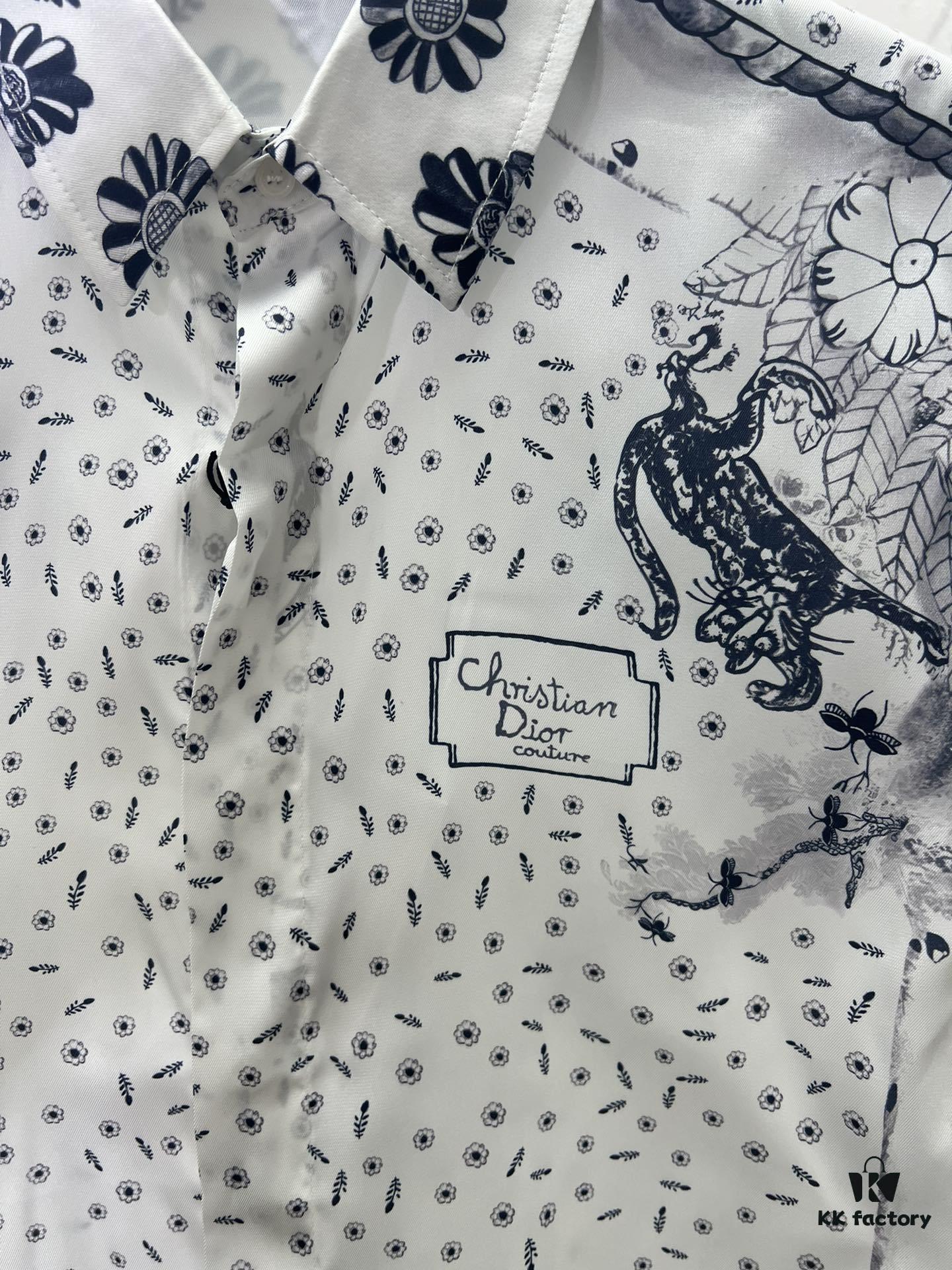 Dior 25SS New Arrival Shirt from the DIOR AND HYLTON NEL Collaboration Collection, Interpreting the Artist's Artistic Vision. Crafted from White Mulberry Silk Twill, Featuring an Oversized Silhouette and Concealed Button Closure. Stylish Design Perfectly Matches Other Pieces from This Limited Series