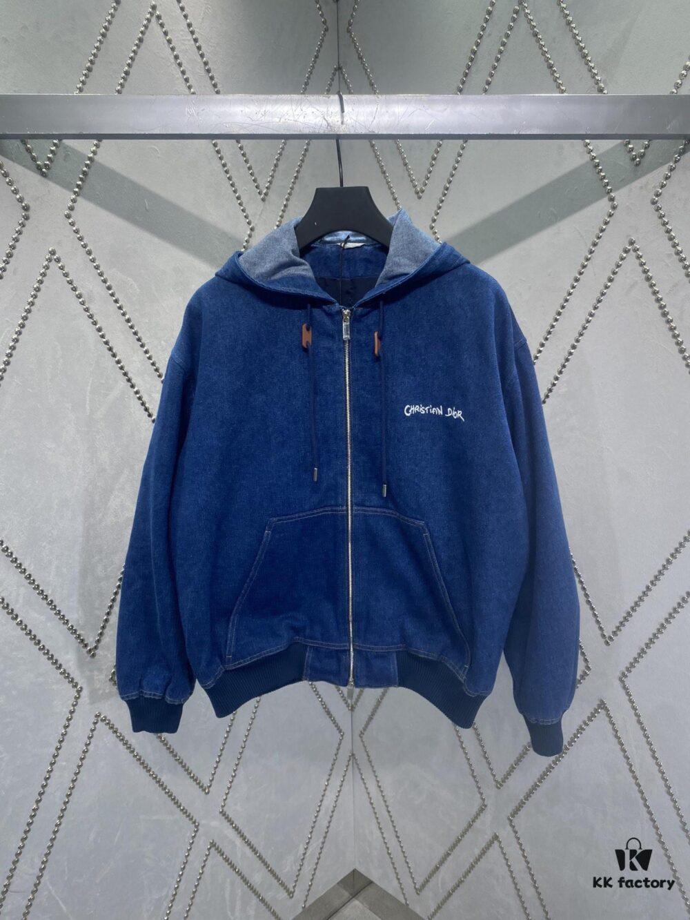 Dior 24SS New Arrival Hooded Jacket with Christian Dior Tag Embroidery, Fashionably Reinterpreting the Iconic Dior Logo