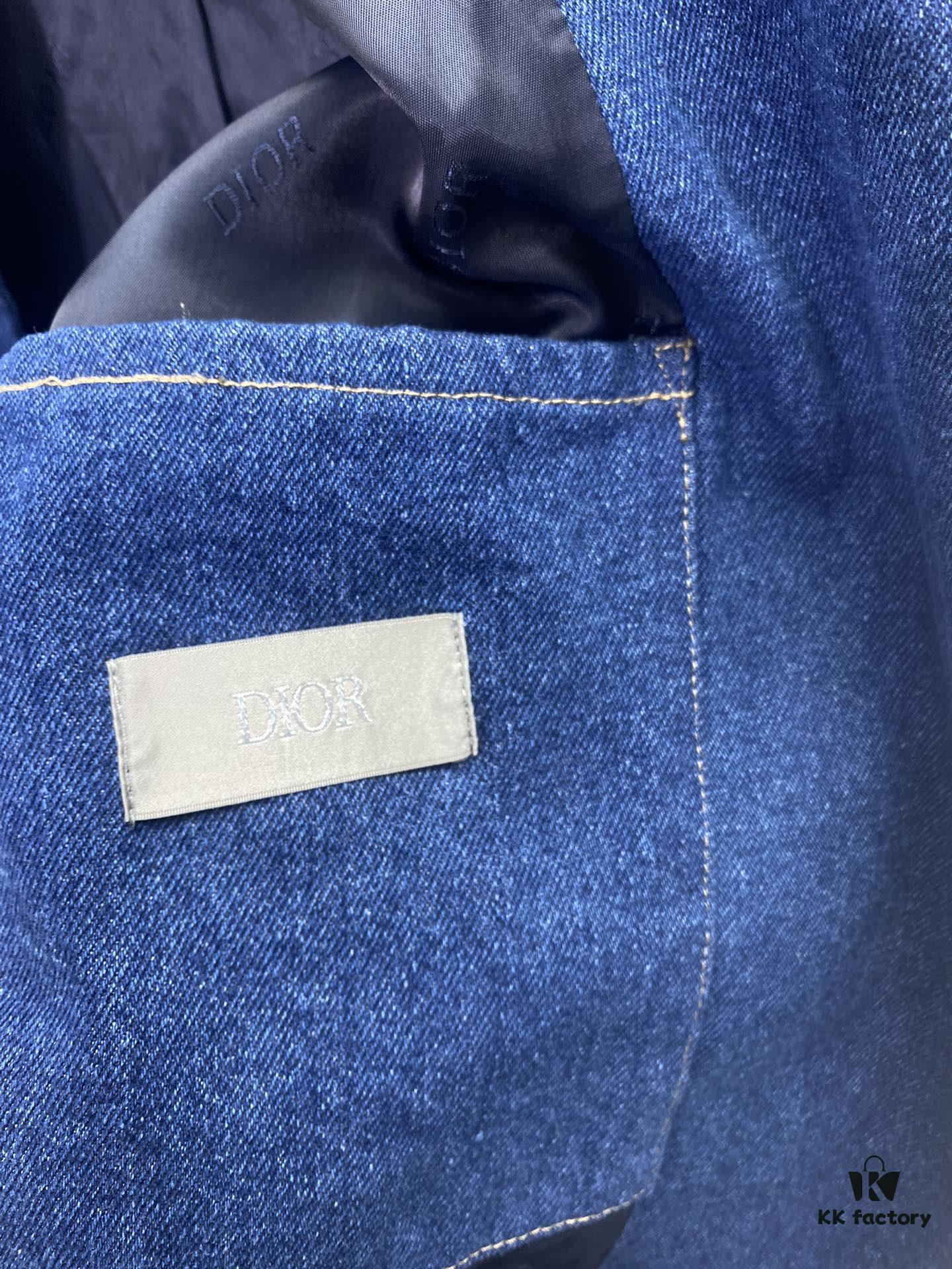 Dior 24SS New Arrival Hooded Jacket with Christian Dior Tag Embroidery, Fashionably Reinterpreting the Iconic Dior Logo