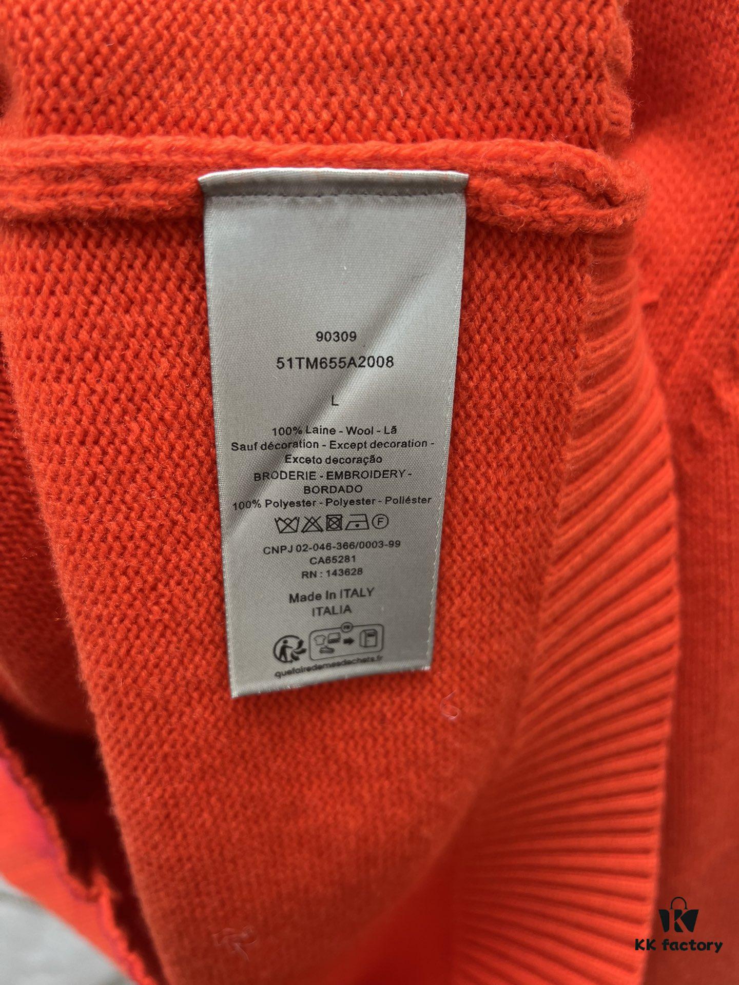 DIOR 25SS New Arrival Knitwear from the DIOR AND KAWS Limited Collection. Crafted from red and burgundy wool knit fabric, one sleeve features the DIOR AND KAWS signature embroidery, reinterpreting the Dior logo with a vibrant serpentine motif. The hem and cuffs feature contrasting details, perfect for pairing with classic jeans or shorts to create a striking look.