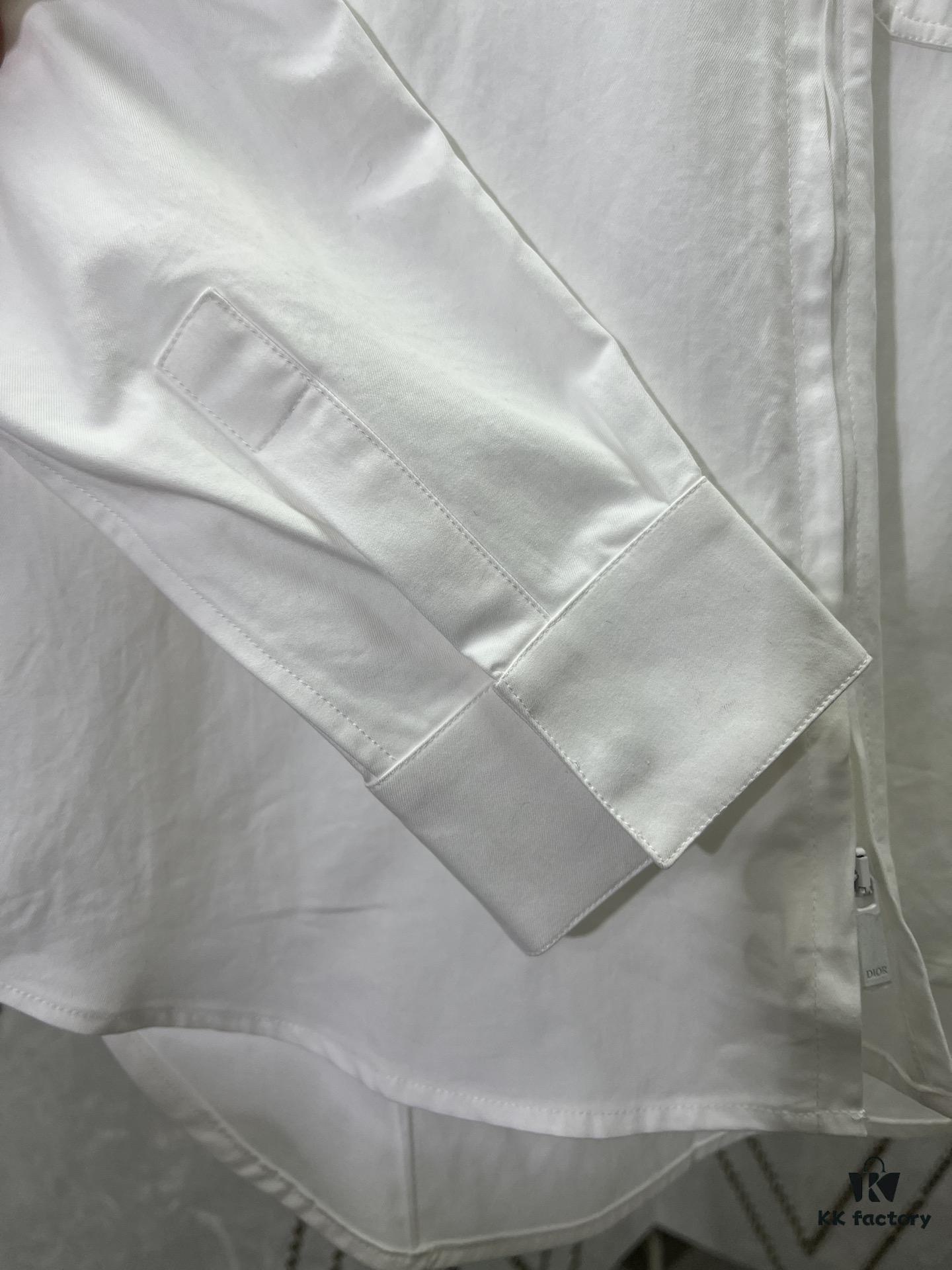 Dior 25SS New Arrival Zip Shirt Featuring the Dior For My Real Friends Logo from the DIOR AND HYLTON NEL Collaboration Collection, Crafted in White Cotton Twill with a Full Metal Zip Closure and Buttoned Flap Pocket at the Chest, Stylish Design for a Refined Modern Casual Look