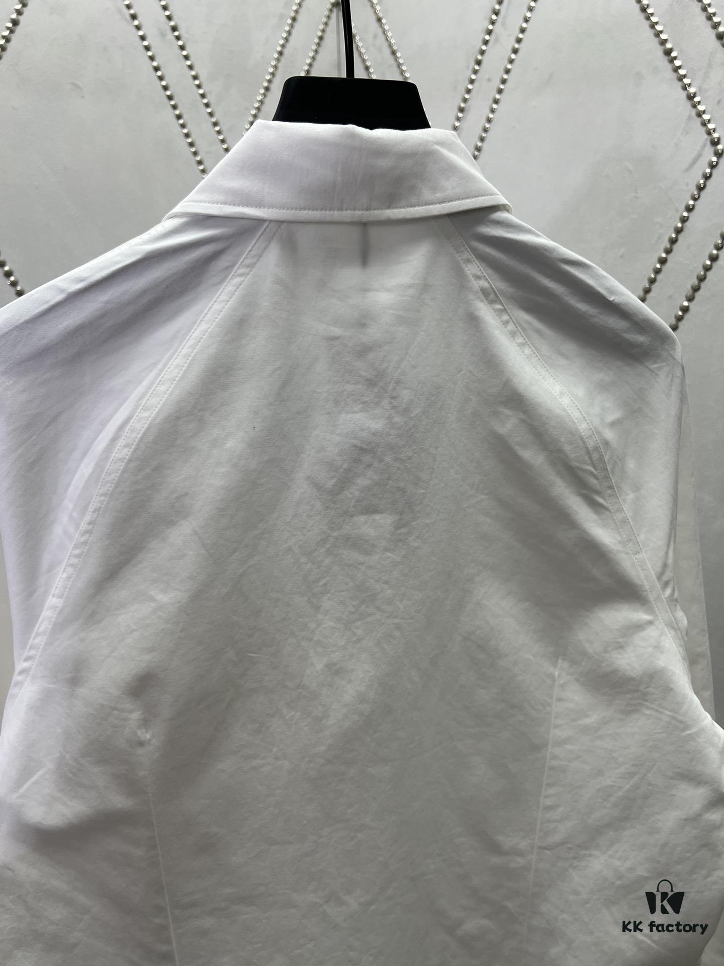 Dior 25SS New Arrival Zip Shirt Featuring the Dior For My Real Friends Logo from the DIOR AND HYLTON NEL Collaboration Collection, Crafted in White Cotton Twill with a Full Metal Zip Closure and Buttoned Flap Pocket at the Chest, Stylish Design for a Refined Modern Casual Look