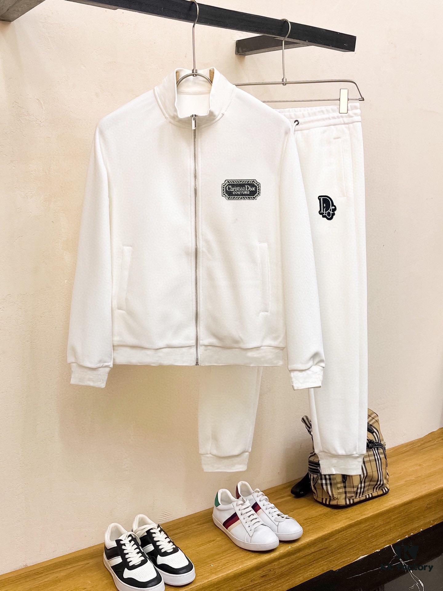 DIOR (Blessing for Plus-Size) New 2025 Best-Selling Cardigan Sweatshirt Set – Premium Authentic Design, 100% Natural High-Quality Roman Cotton, Comfortable Fit, Elegant and Refined with Original Hardware