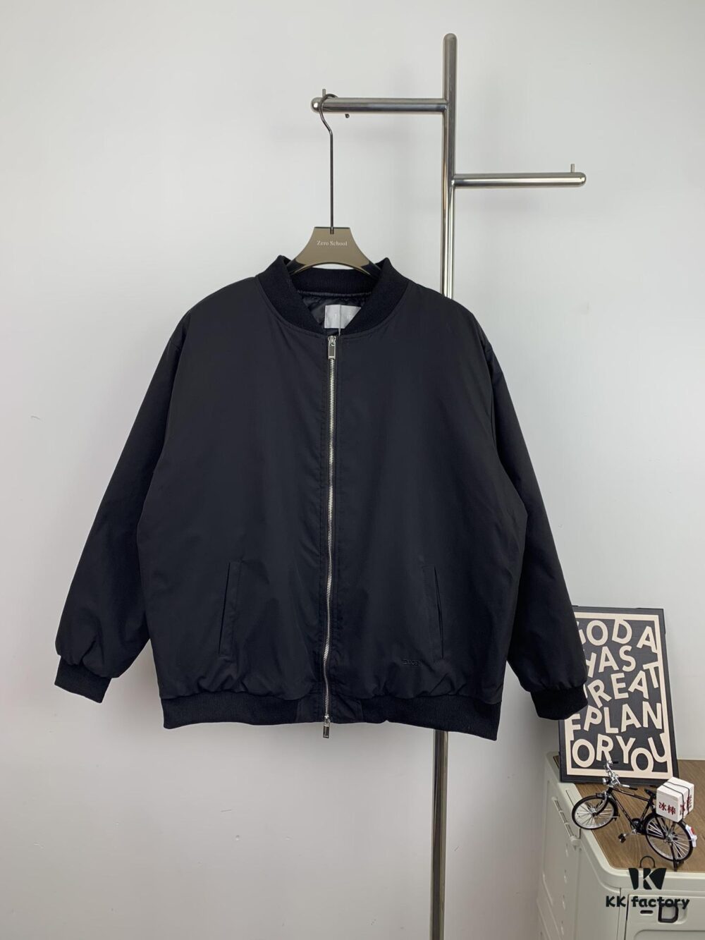 New Dior CD23SS Embroidered Back Letter Pilot Jacket Coat - Thickened Cotton Outerwear for Fall and Winter, Unisex