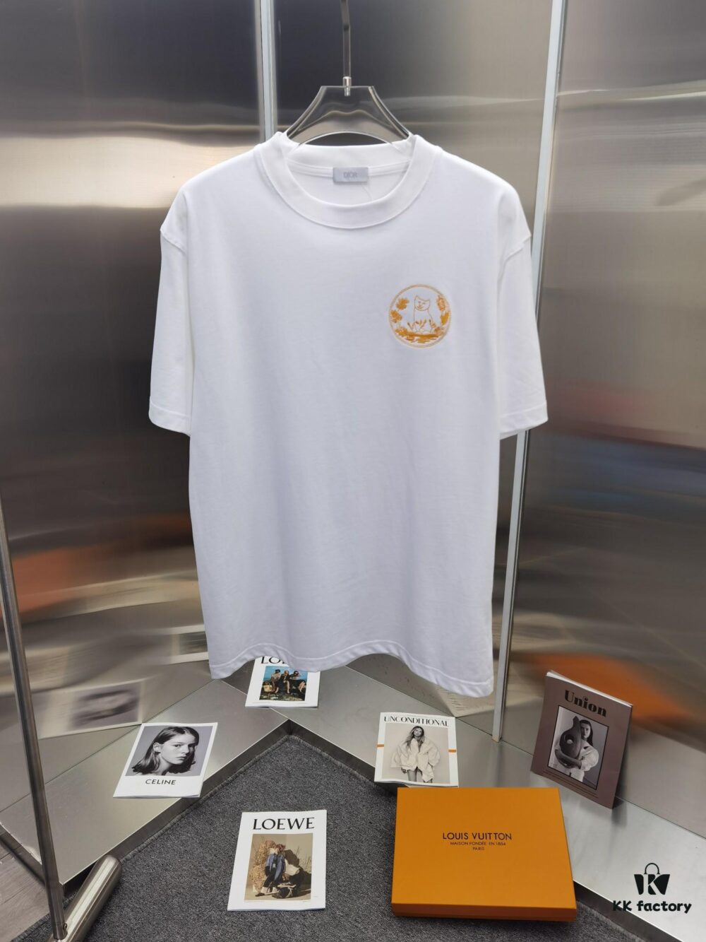 Dior D'Or (Top-tier Embroidered Version, Different from Standard Stock) Short Sleeve T-Shirt