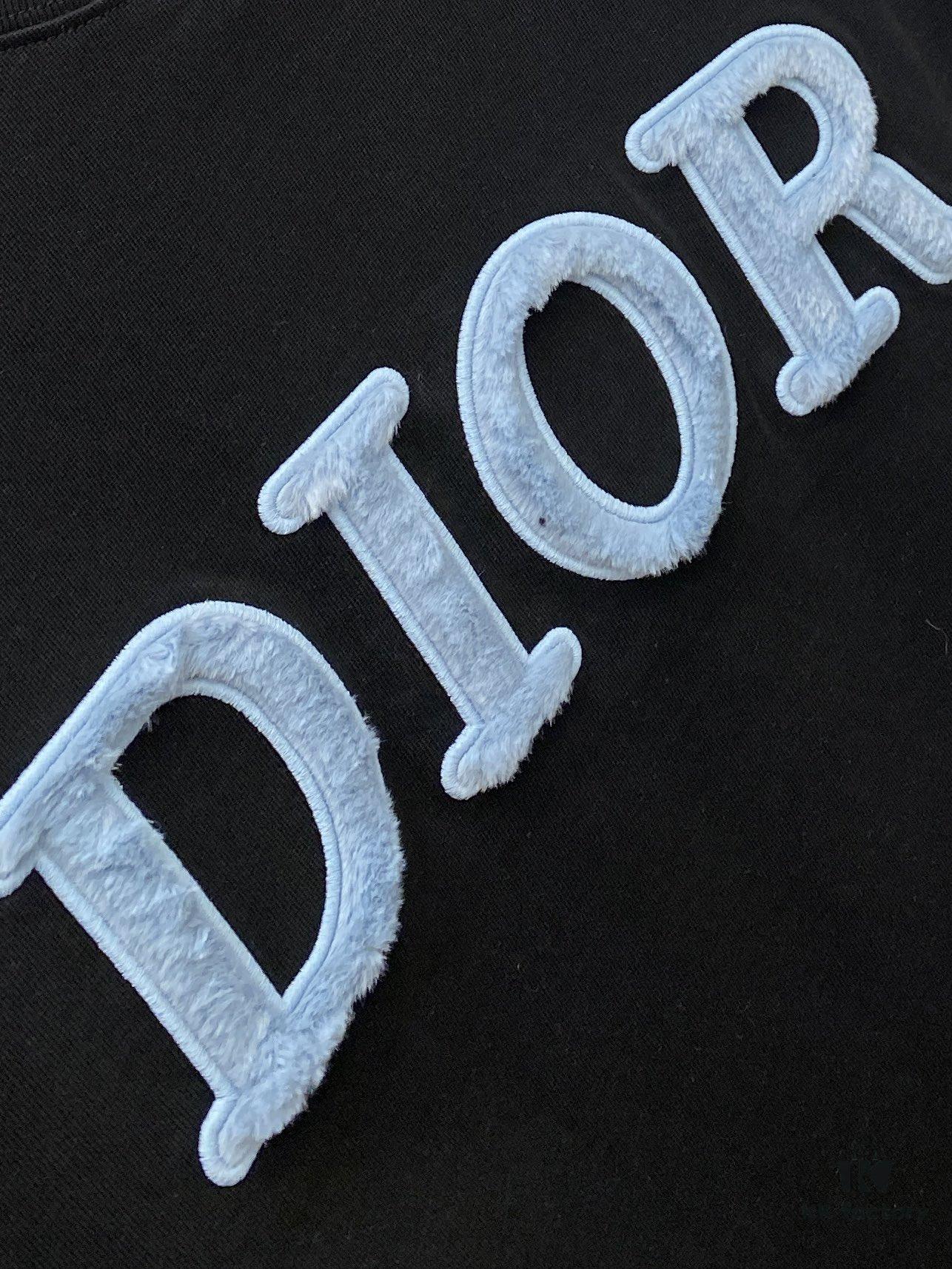 Dior 2025 Latest Short Sleeve T-Shirt, Stylish and Fashionable with Exquisite Embroidered Logo on Chest, Simple and Versatile Design