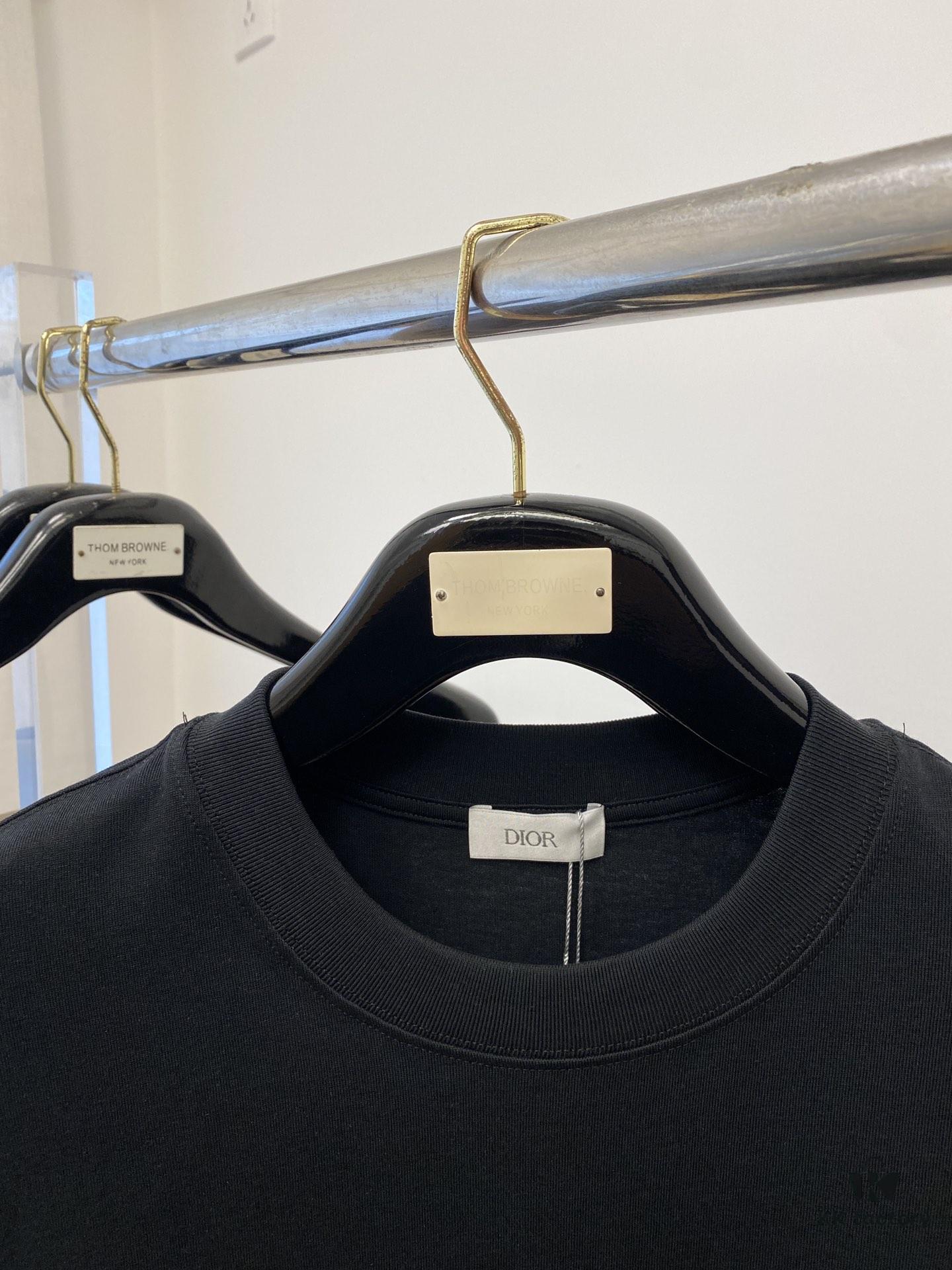 Dior 2025 Latest Short Sleeve T-Shirt, Stylish and Modern with Premium Chest Print Logo, Minimalist and Versatile Design