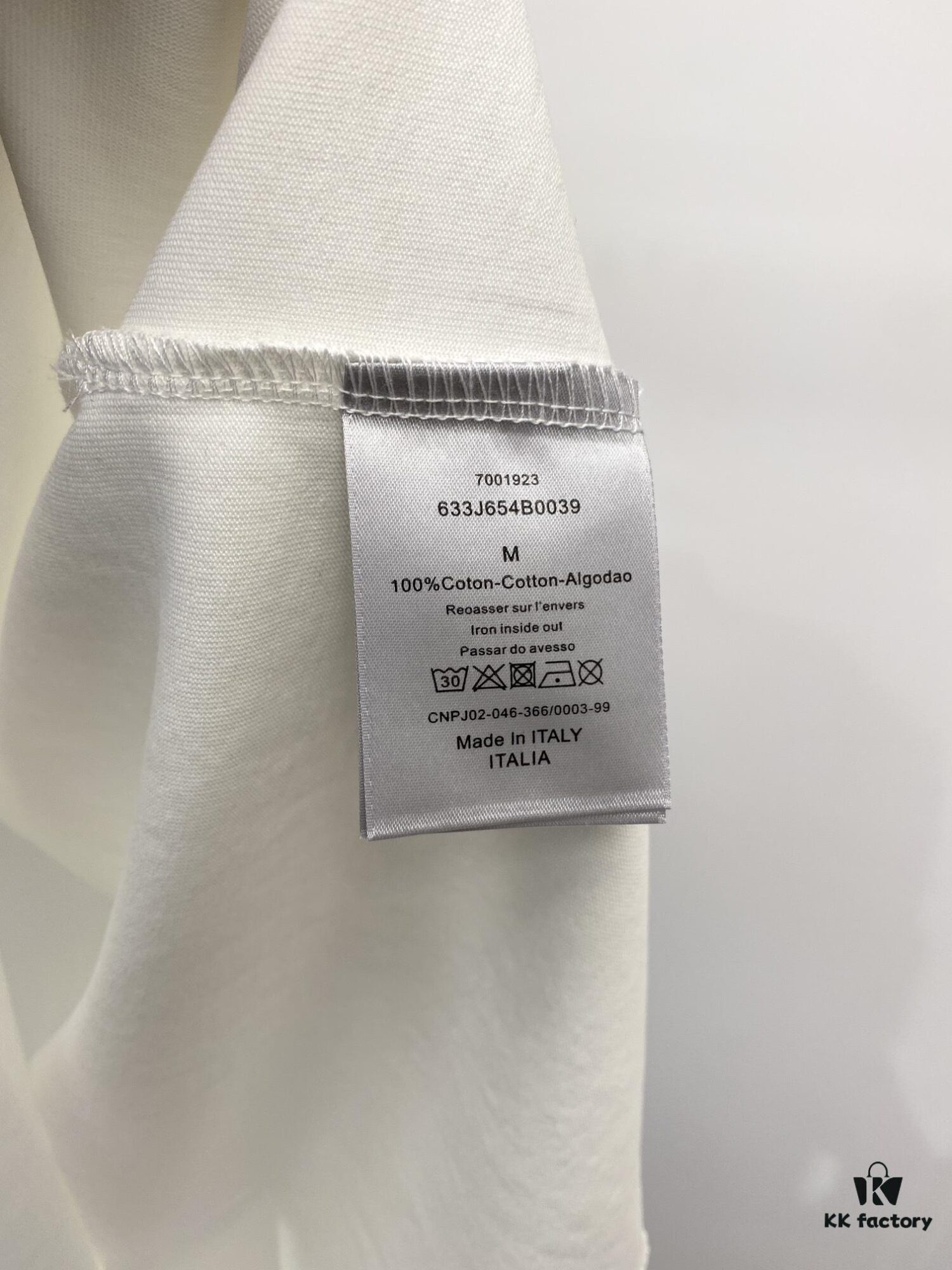 Dior 2025 Latest Short Sleeve T-Shirt, Stylish and Minimalist Design with Premium Chest Logo Print, Made of High-Quality Cotton Fabric