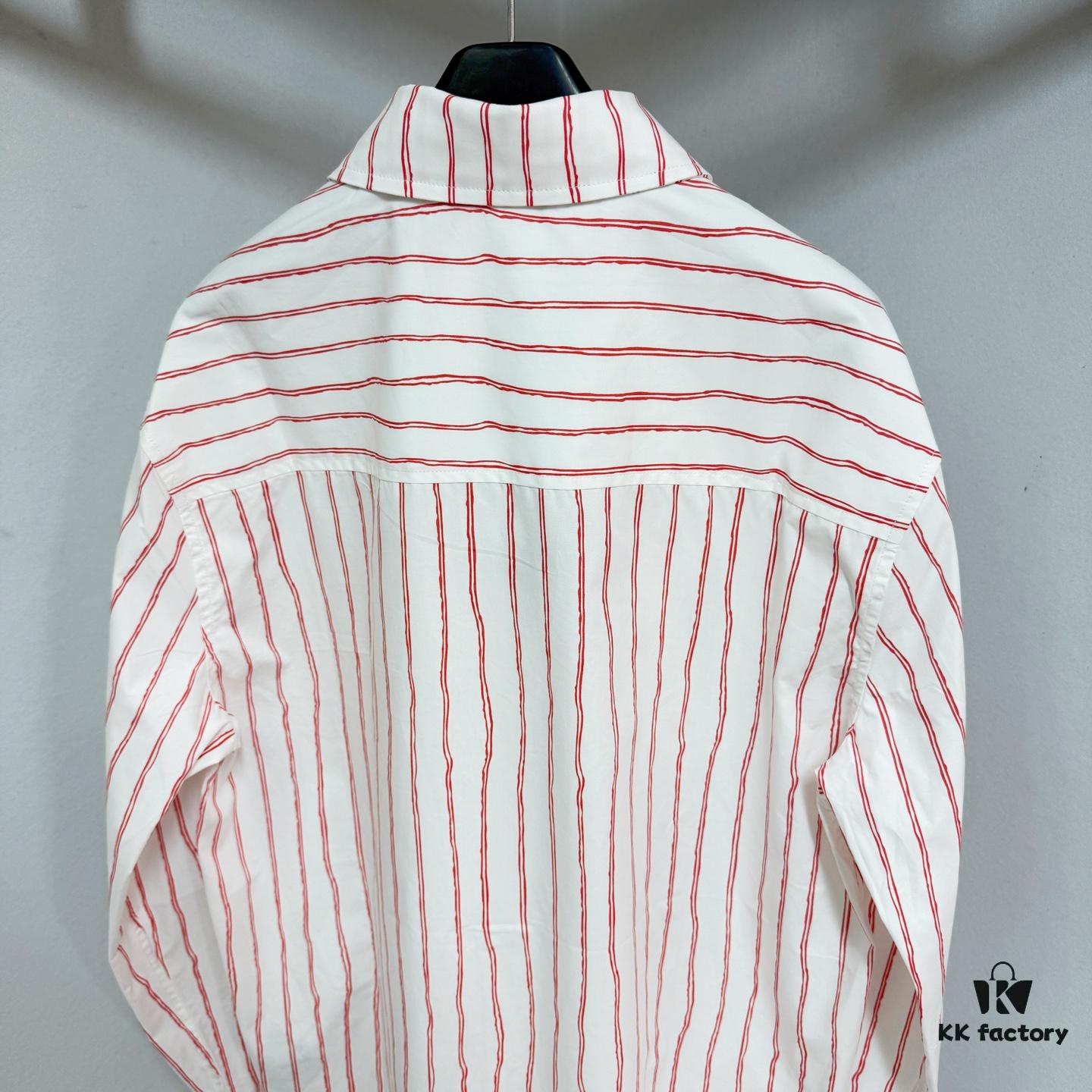 Dior 25ss New Arrival Shirt Combines Modern Elegance with Traditional Aesthetics. Crafted from White Cotton Poplin, Featuring Pink Stripe Pattern and the 'Dior For My Real Friends' Logo from the DIOR AND HYLTON NEL Collaboration Series. Includes a Patch Pocket on the Chest and Hidden Button Closure for a Refined Look. Ideal for Everyday Wear.