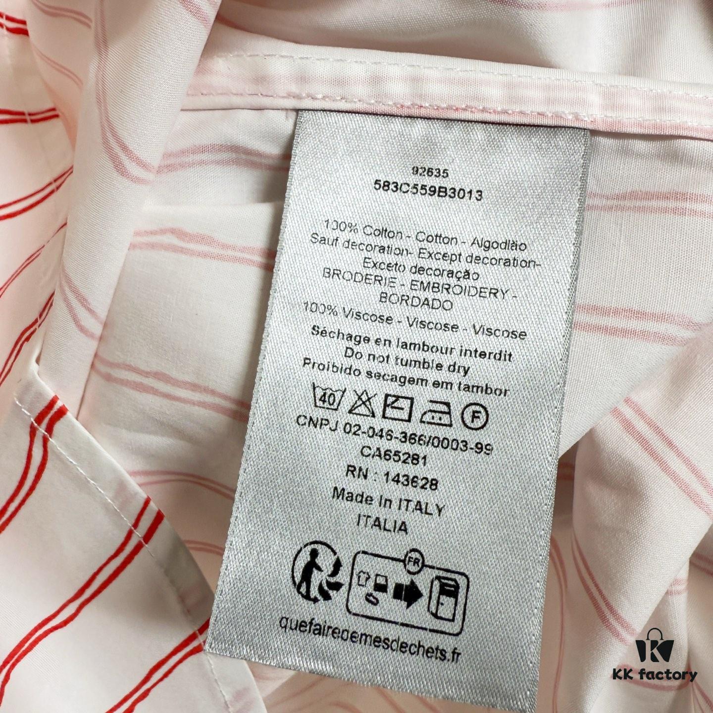 Dior 25ss New Arrival Shirt Combines Modern Elegance with Traditional Aesthetics. Crafted from White Cotton Poplin, Featuring Pink Stripe Pattern and the 'Dior For My Real Friends' Logo from the DIOR AND HYLTON NEL Collaboration Series. Includes a Patch Pocket on the Chest and Hidden Button Closure for a Refined Look. Ideal for Everyday Wear.