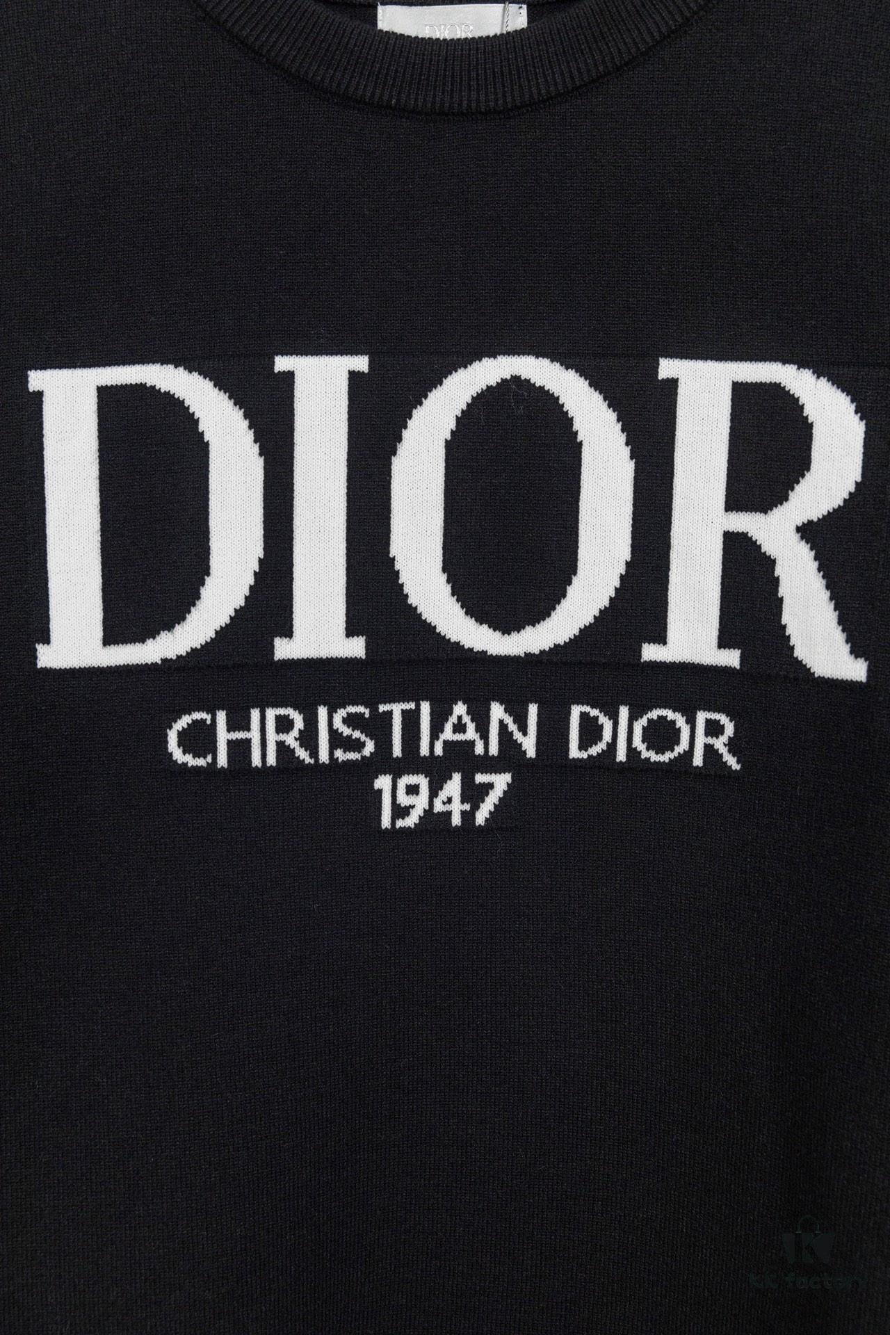 DIOR Autumn/Winter New Arrival Crew Neck Sweater with Chest Letter Jacquard Pattern, Unisex Stylish Casual Wear