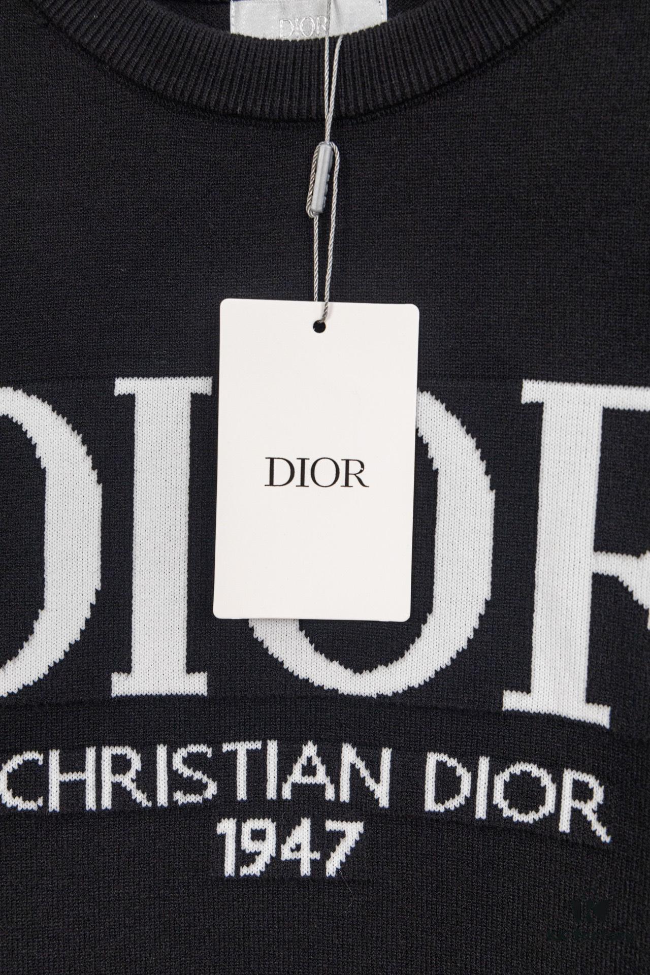 DIOR Autumn/Winter New Arrival Crew Neck Sweater with Chest Letter Jacquard Pattern, Unisex Stylish Casual Wear