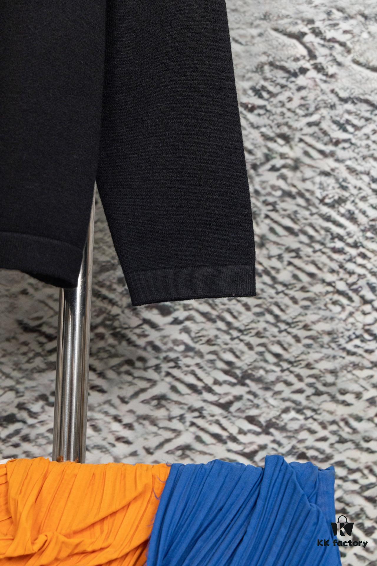 DIOR Autumn/Winter New Arrival Crew Neck Sweater with Chest Letter Jacquard Pattern, Unisex Stylish Casual Wear