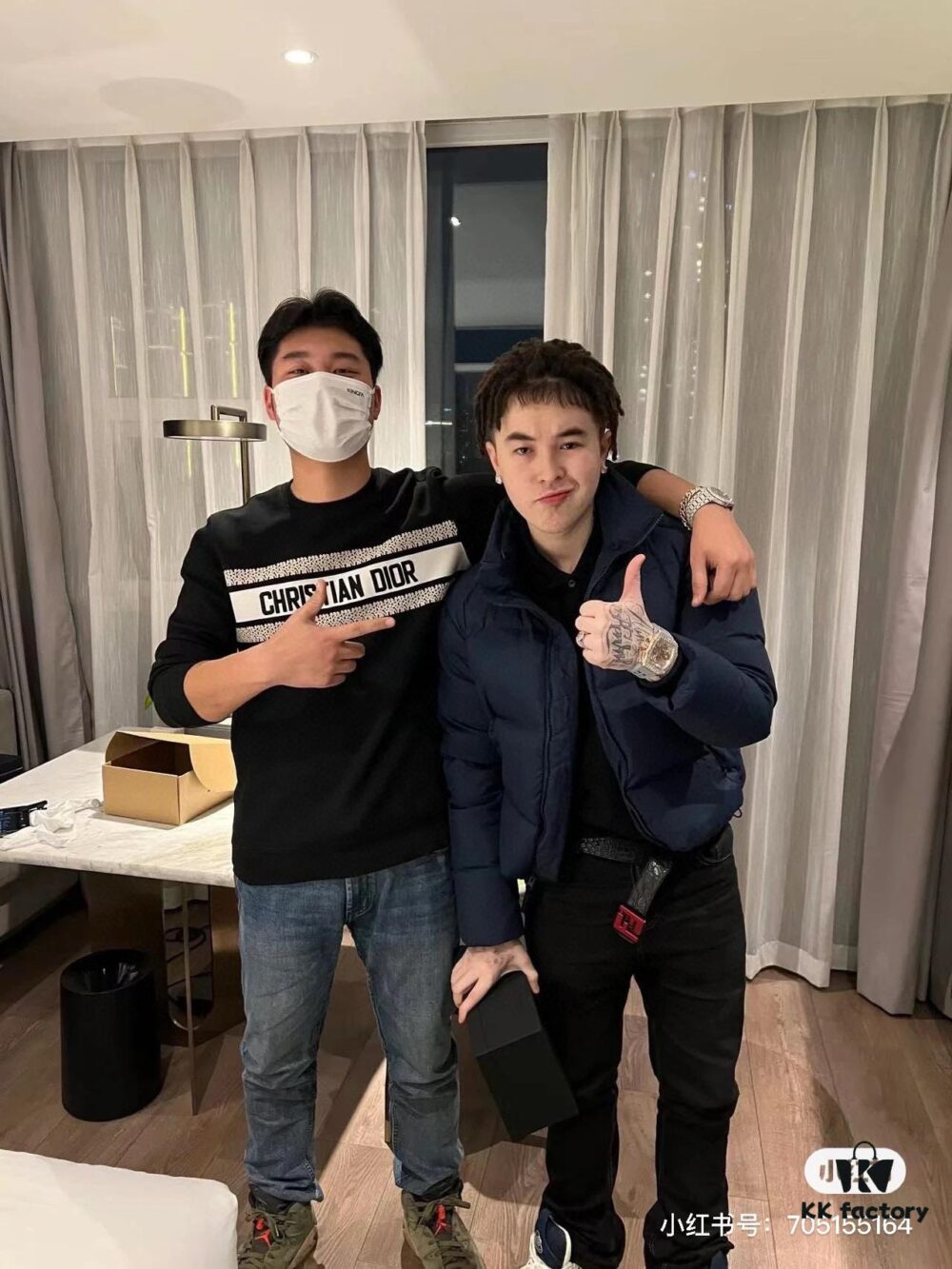 Dior DIOR New 2024 Jacquard Knit Long Sleeve Sweater Unisex, Stretch Slim-Fit T-Shirt Short Sleeve, Classic Series Premium Knitwear with Exquisite Craftsmanship, Smooth and Breathable Fabric, High-End Soft Touch, Lightweight and Comfortable Elastic Knit Material