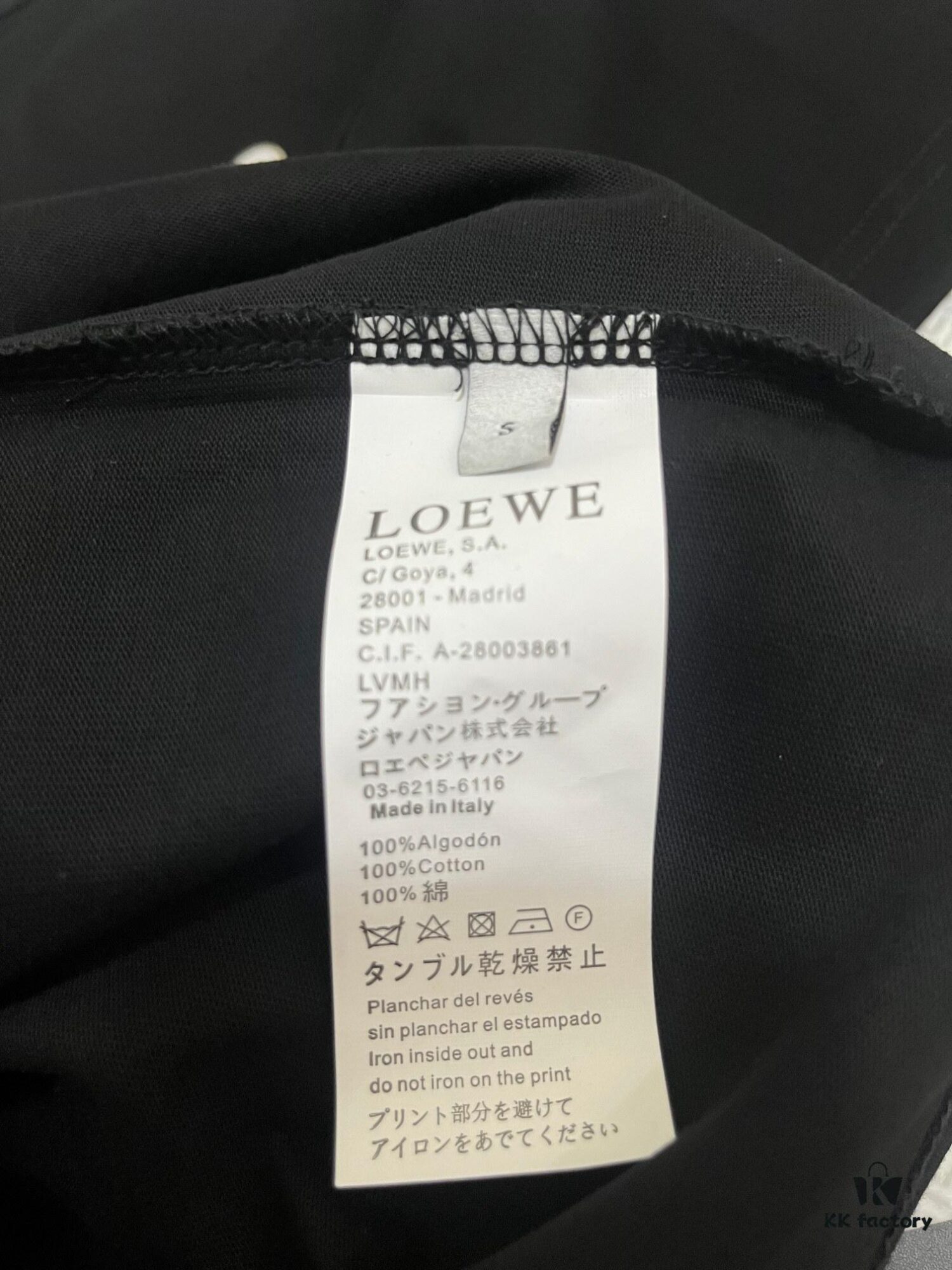 LOEWE Craftsmanship Color-Block Embroidered Round Neck Short Sleeve T-Shirt, Made from 300g Pure Cotton Double-Yarn Fabric, Soft and Comfortable to Wear, Featuring a Chest Color-Block Embroidered Letter Logo