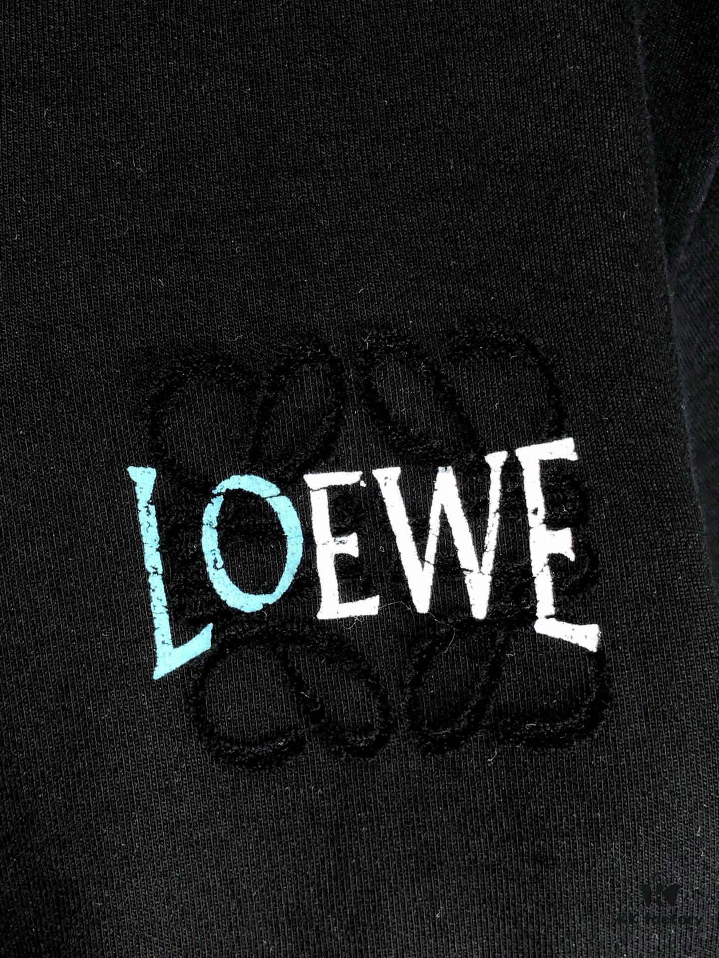 LOEWE 2025 Spring/Summer New Arrival Round Neck Short Sleeve T-Shirt with Laser-Burned Floral Print Effect, Made from 320g Double-Yarn Combed Cotton Fabric, Slightly Loose Fit, Soft and Substantial Fabric Texture, Unisex Design